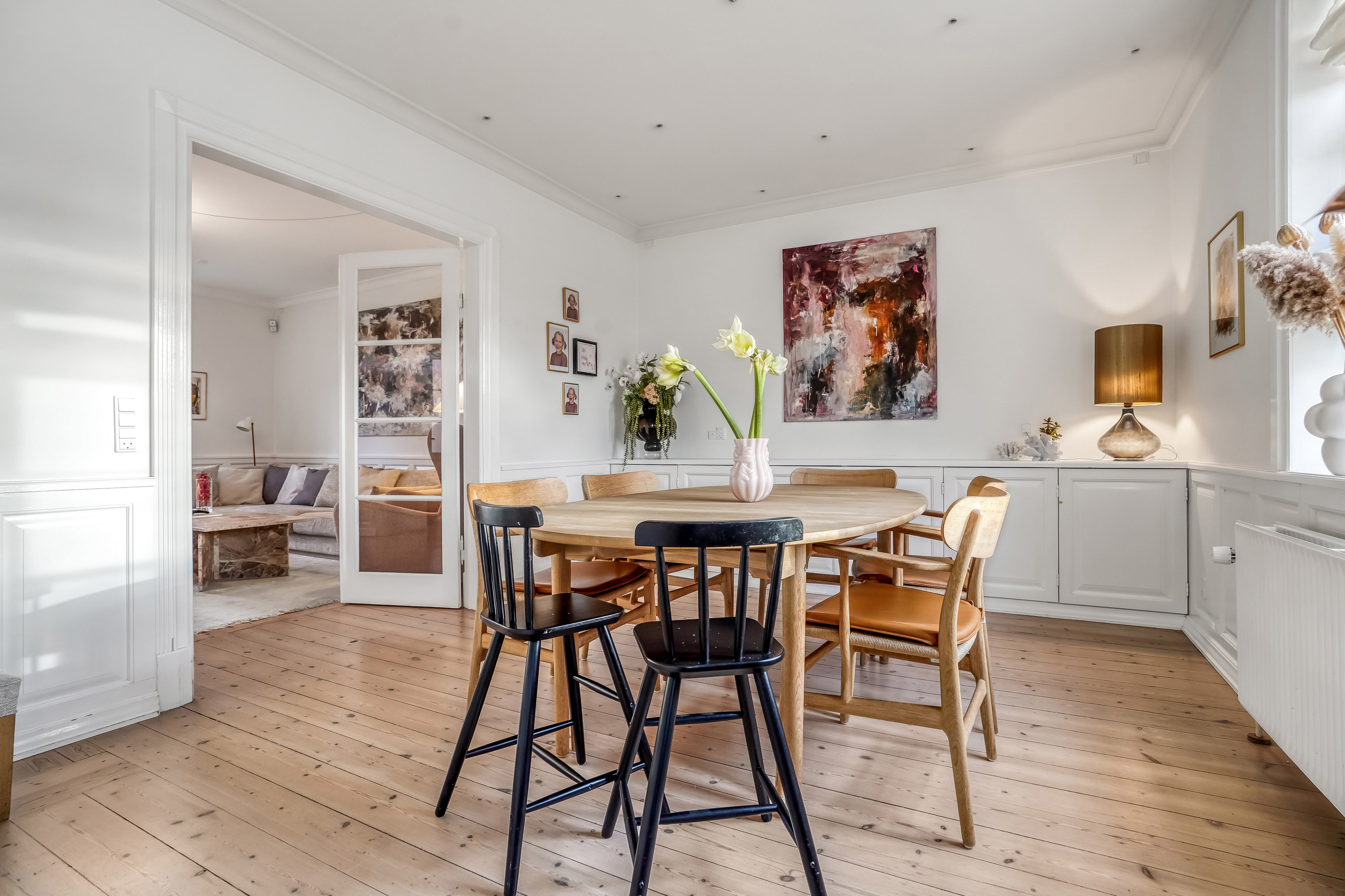 Fremhævet stue billede i fuldskærmstilstand. Billede af Chr. Richardts Vej 43, 5230 Odense M