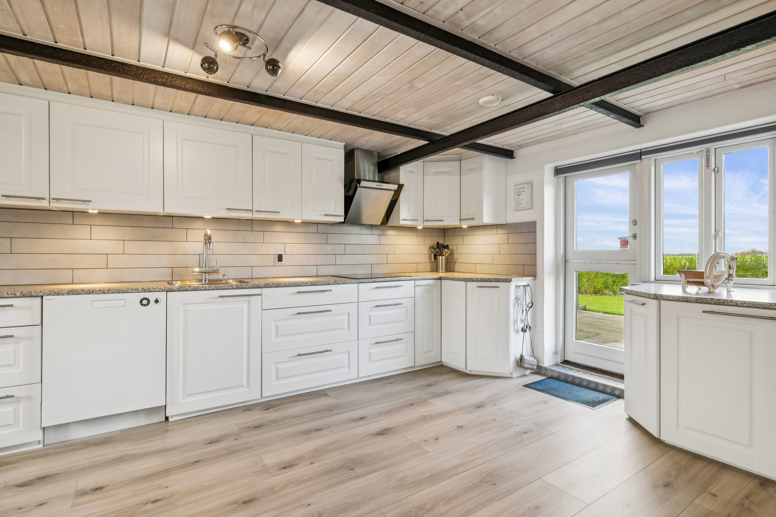 Fremhævet køkken billede i fuldskærmstilstand. Billede af Mariagervej 447, Hvidsten, 8981 Spentrup