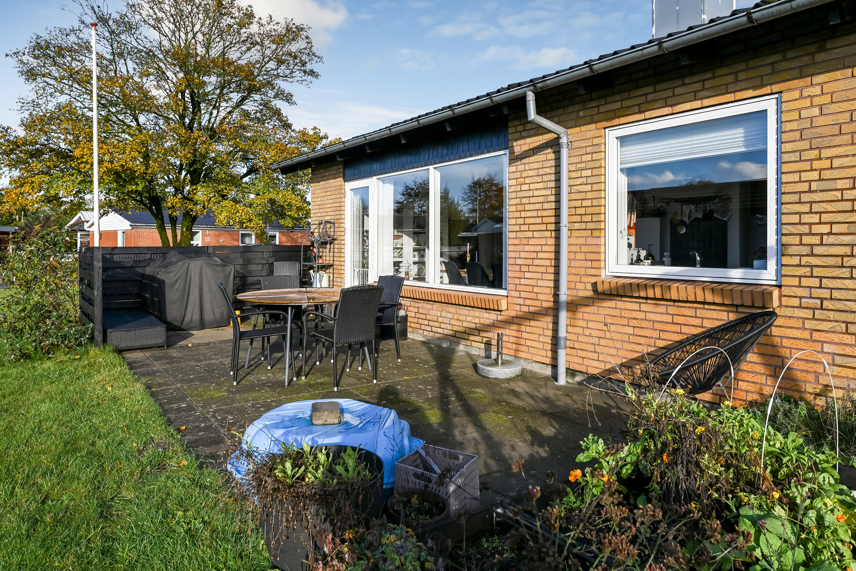 Fremhævet terrasse billede i fuldskærmstilstand. Billede af Lupinvænget 24, 7200 Grindsted