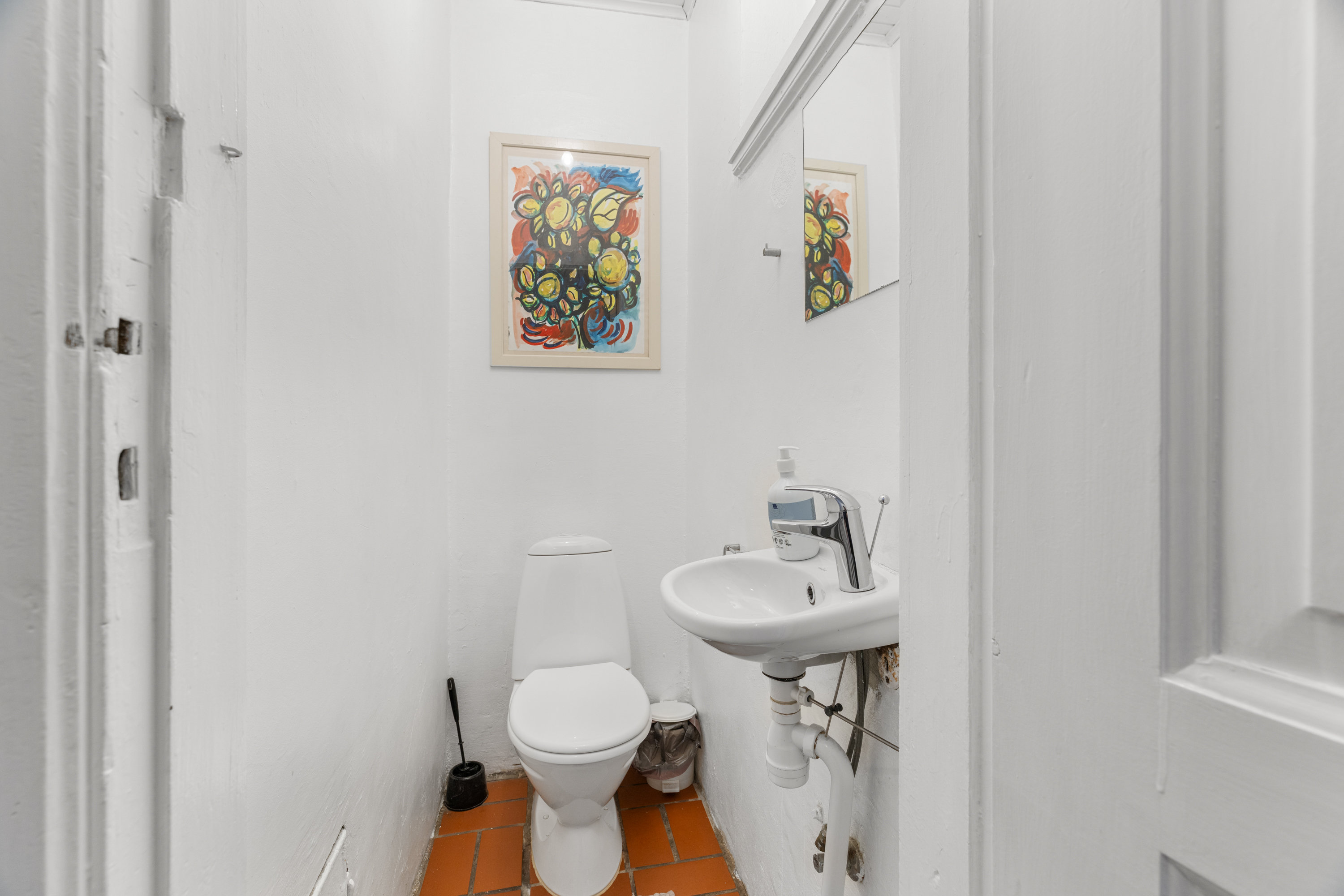 Fremhævet toilet billede i fuldskærmstilstand. Billede af Frederiksbergvej 20, Pejrup, 5600 Faaborg