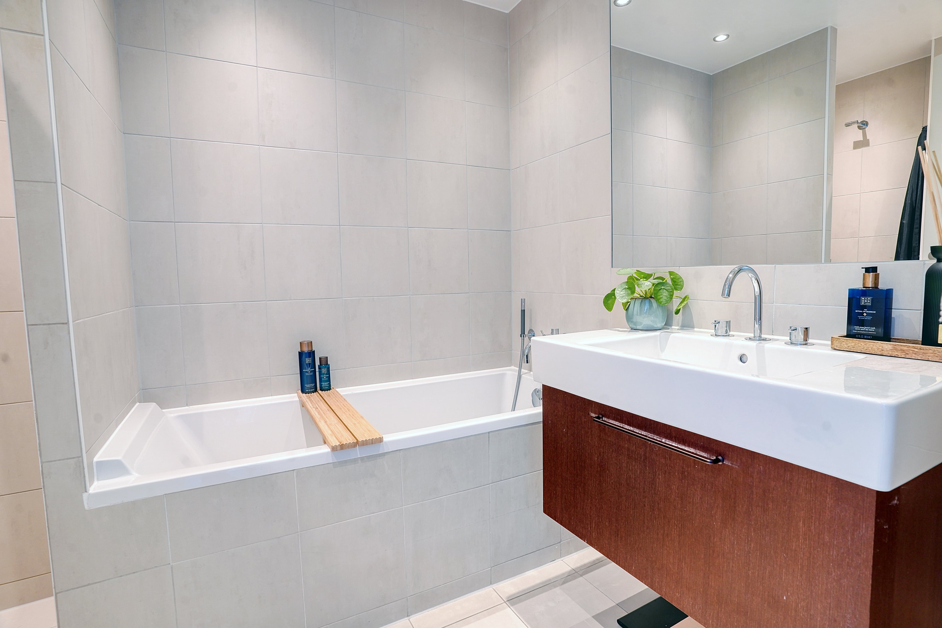 Fremhævet badeværelse billede i fuldskærmstilstand. Billede af Bøgehaven 108, 3500 Værløse