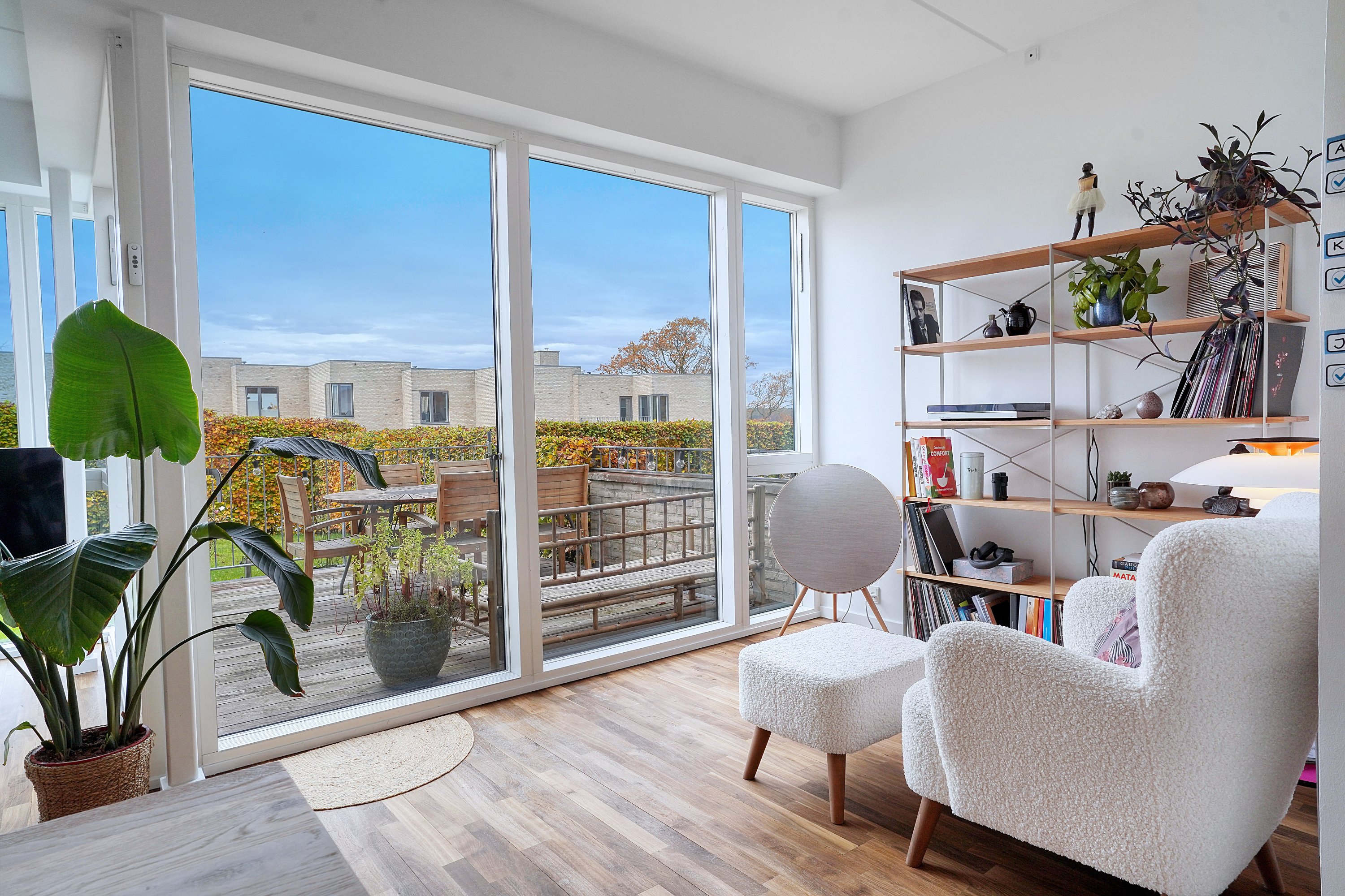 Fremhævet stue billede i fuldskærmstilstand. Billede af Bøgehaven 108, 3500 Værløse