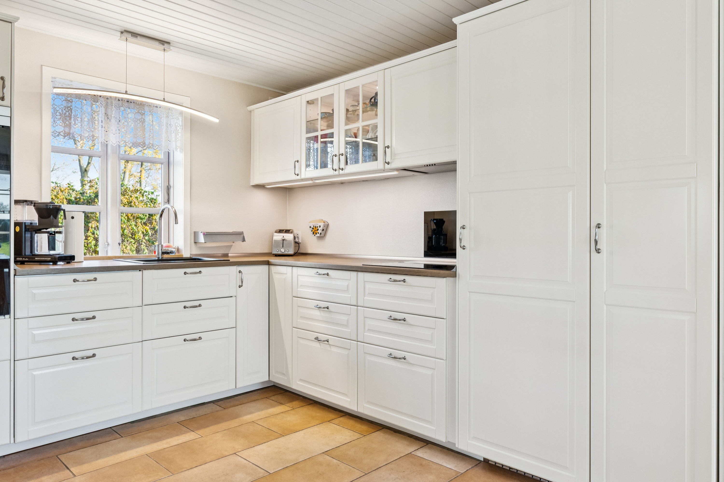 Fremhævet køkken billede i fuldskærmstilstand. Billede af Strandvejen 8, Lammefjorden, 4532 Gislinge