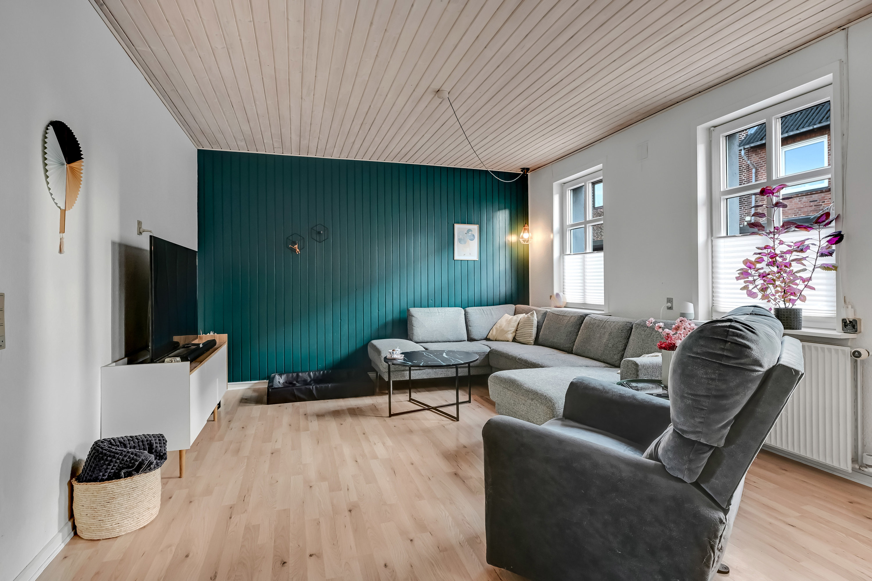 Fremhævet stue billede i fuldskærmstilstand. Billede af Vestergade 2, 6840 Oksbøl