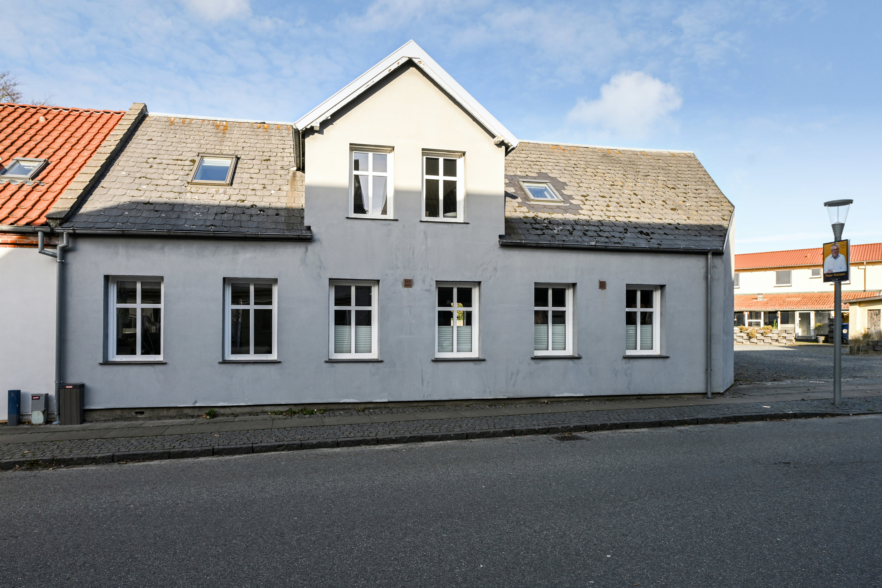 Fremhævet ejendommen billede i fuldskærmstilstand. Billede af Vestergade 2, 6840 Oksbøl