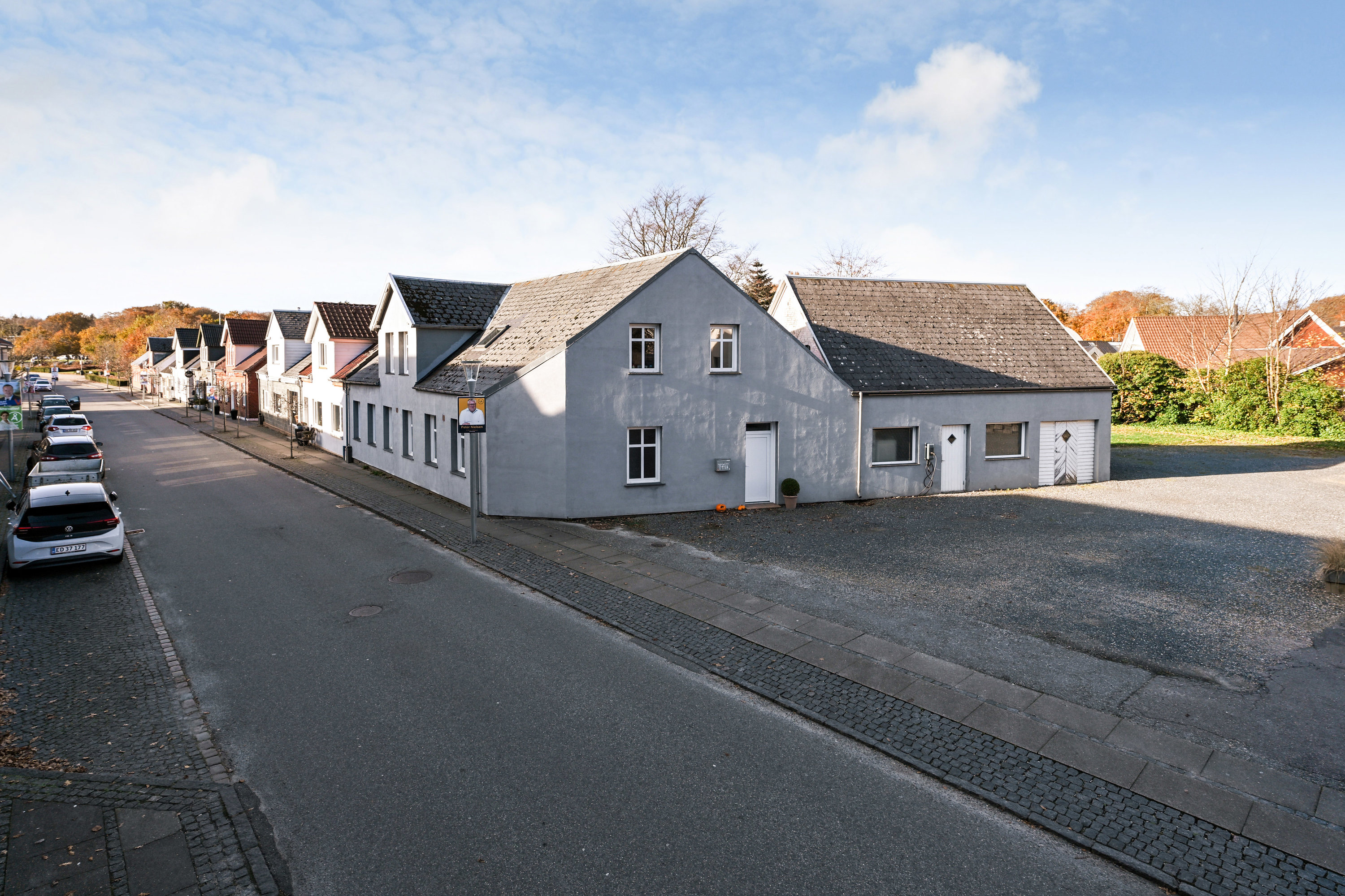 Fremhævet ejendommen billede i fuldskærmstilstand. Billede af Vestergade 2, 6840 Oksbøl