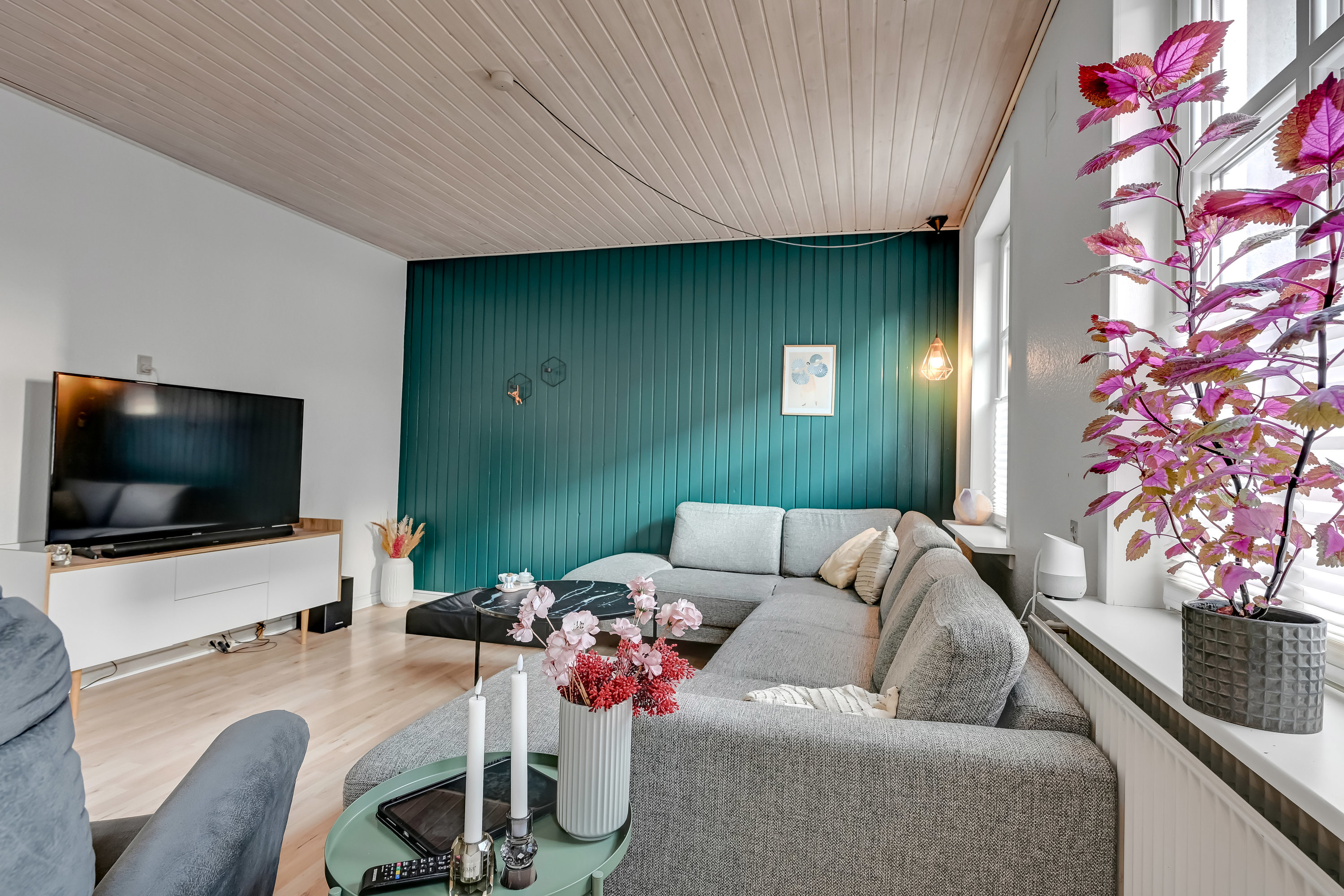 Fremhævet stue billede i fuldskærmstilstand. Billede af Vestergade 2, 6840 Oksbøl