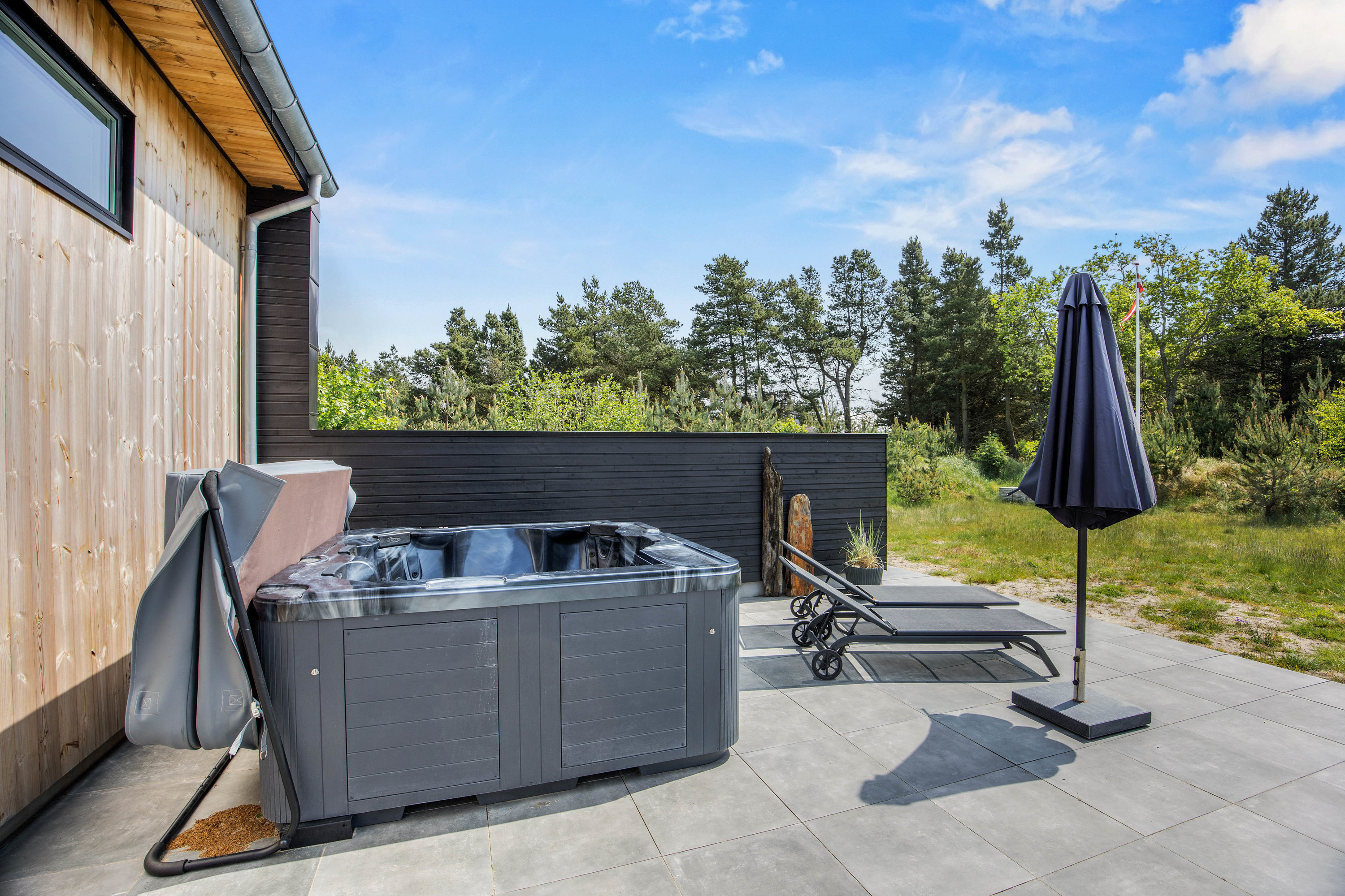 Fremhævet  billede i fuldskærmstilstand. Billede af Fynsland 26, 6857 Blåvand