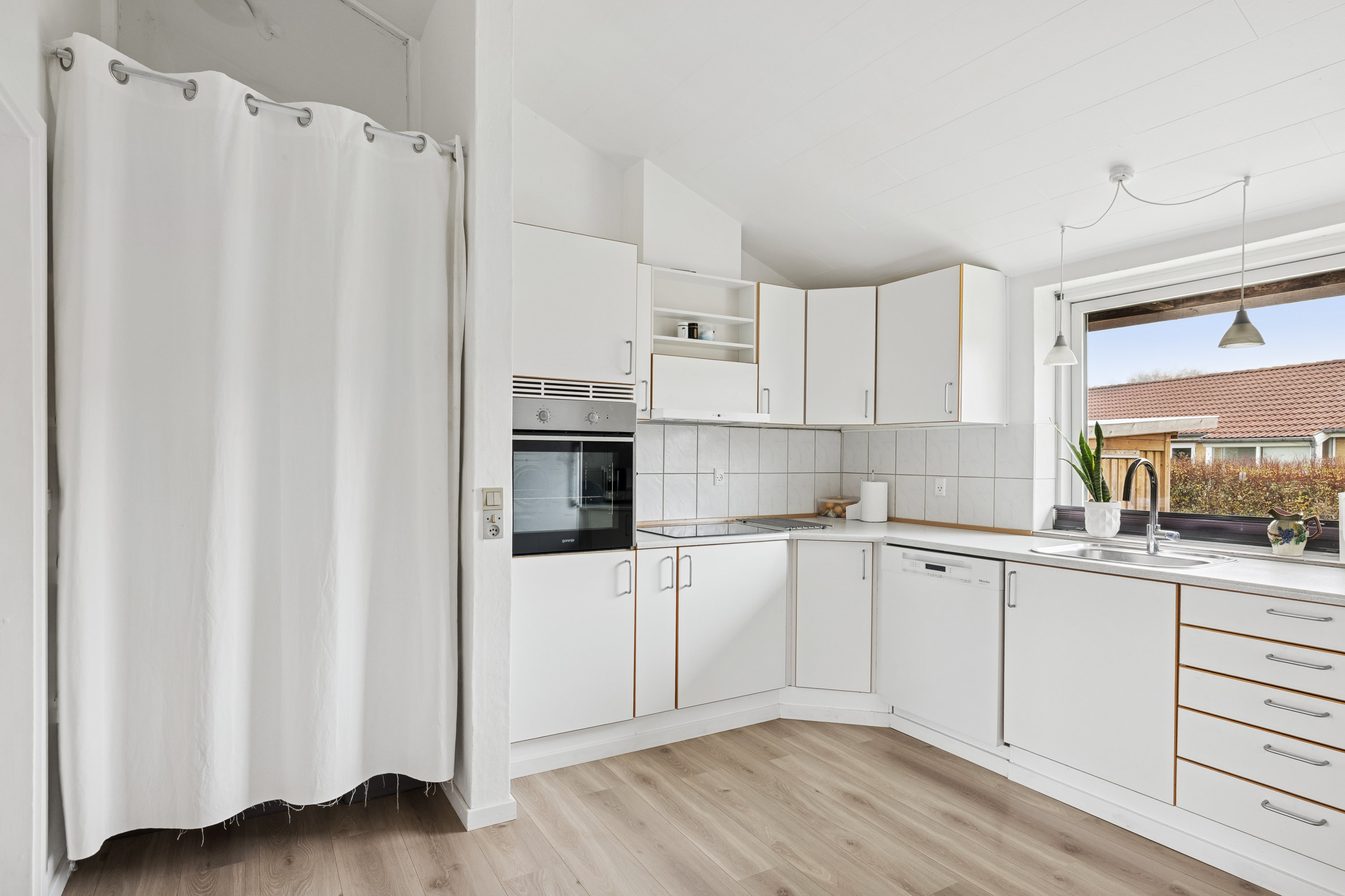 Fremhævet køkken billede i fuldskærmstilstand. Billede af Gl. Aalborgvej 12, Bjerregrav, 9632 Møldrup