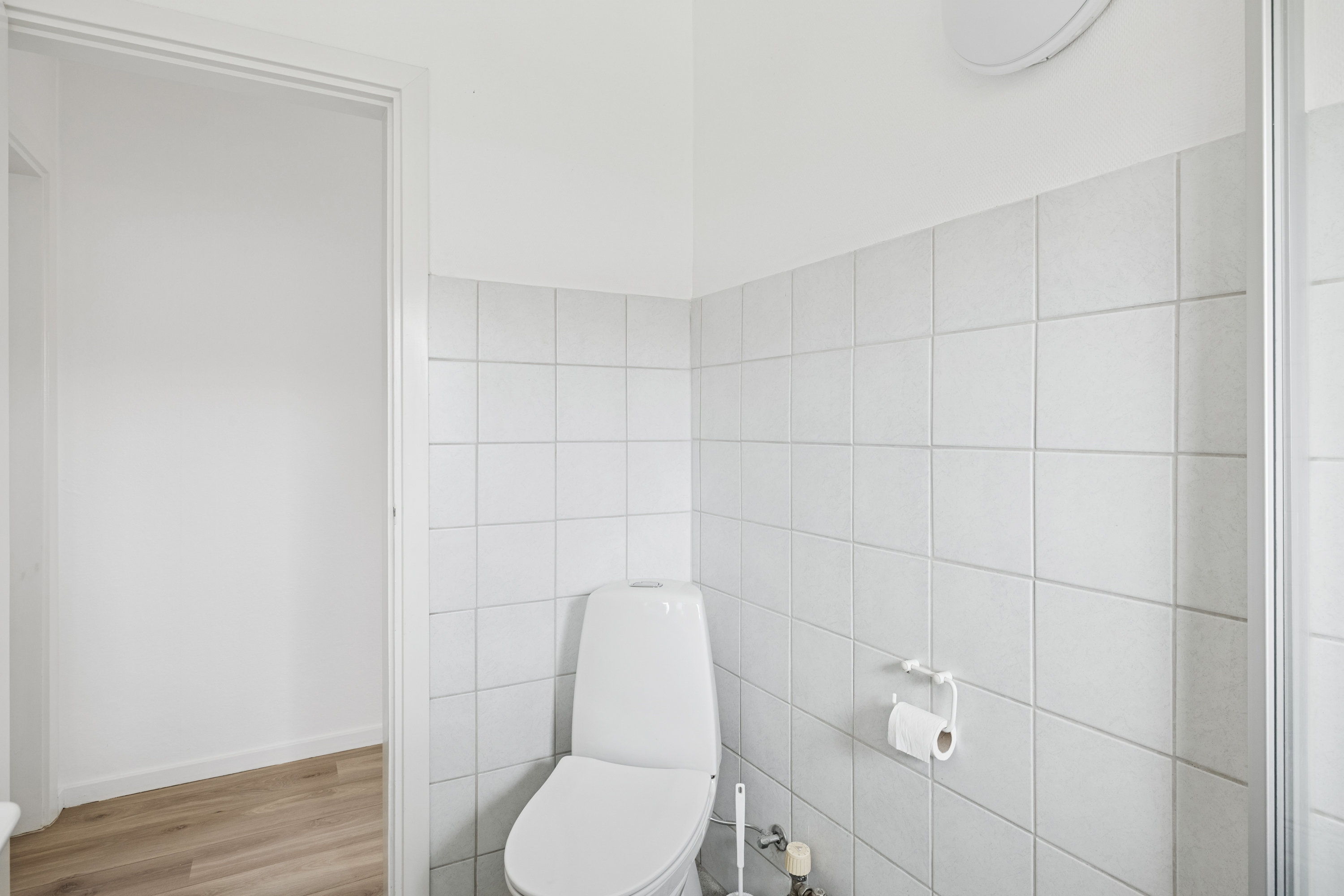 Fremhævet badeværelse billede i fuldskærmstilstand. Billede af Gl. Aalborgvej 12, Bjerregrav, 9632 Møldrup