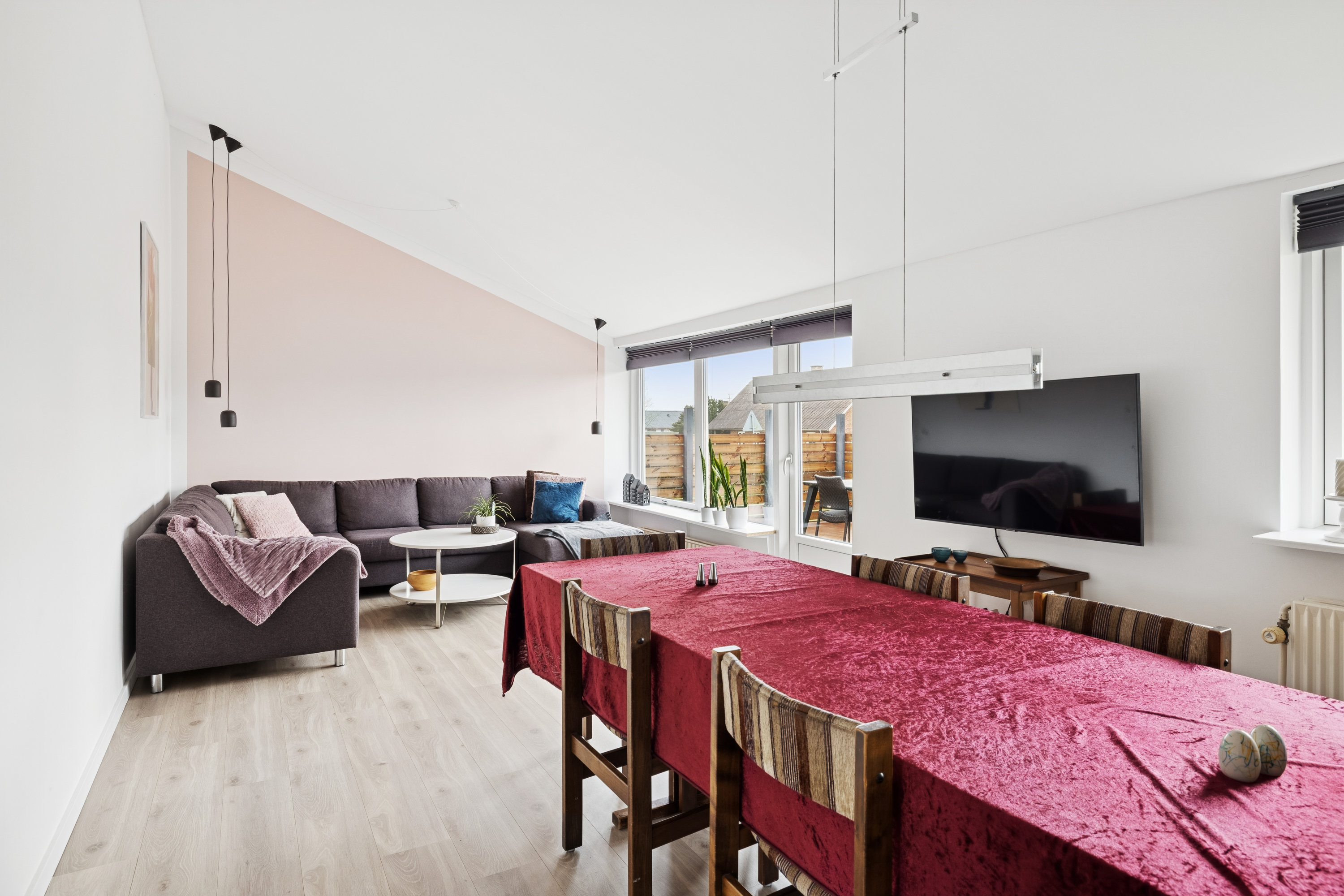 Fremhævet stue billede i fuldskærmstilstand. Billede af Gl. Aalborgvej 12, Bjerregrav, 9632 Møldrup