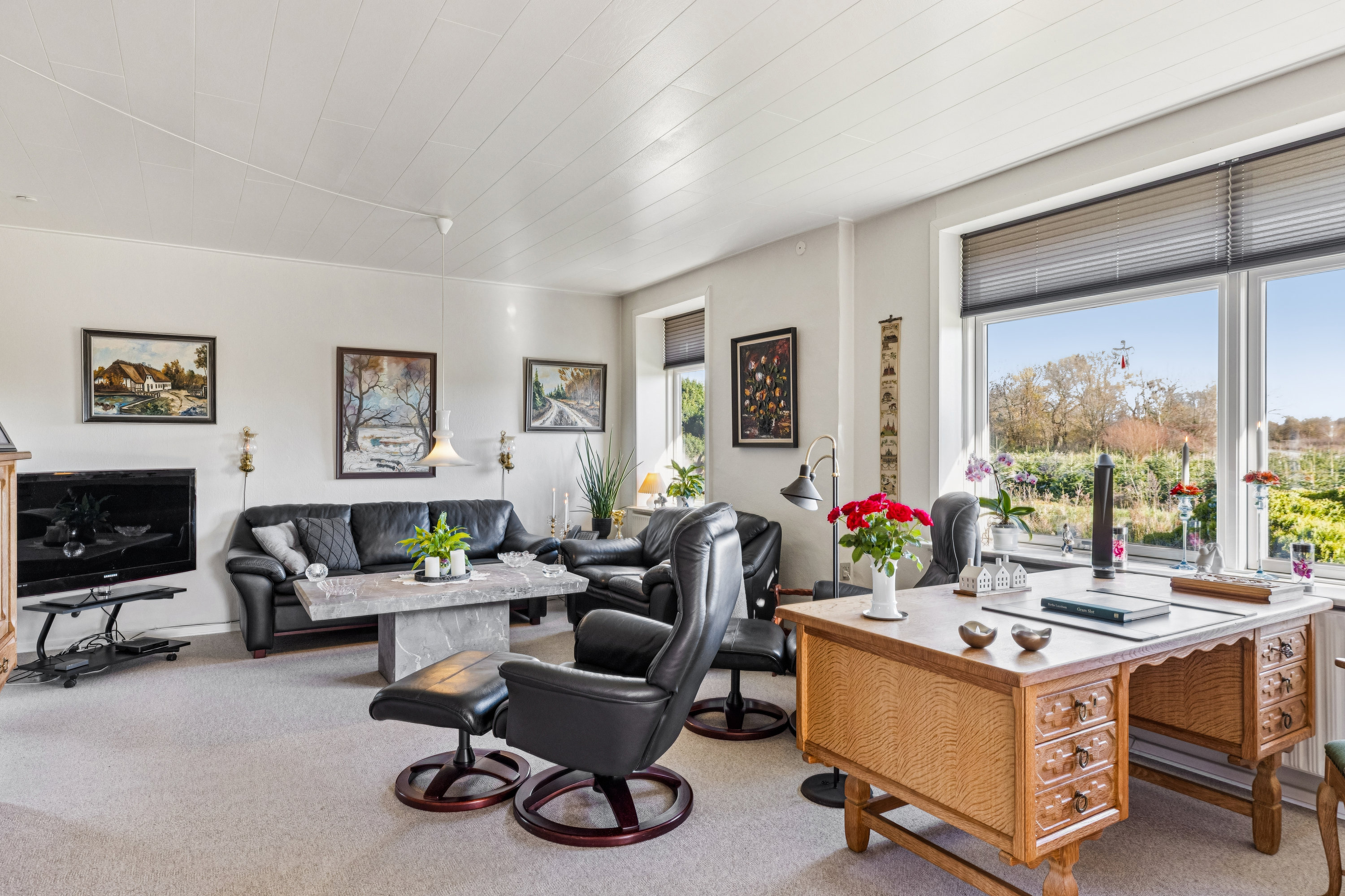 Fremhævet stue billede i fuldskærmstilstand. Billede af Hølleskovvej 1, Spandet, 6760 Ribe