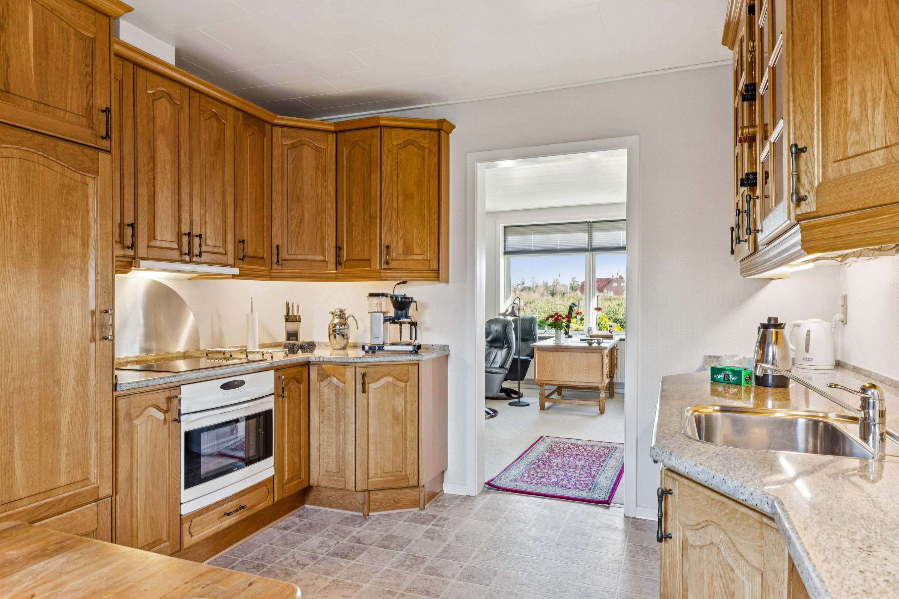 Fremhævet køkken billede i fuldskærmstilstand. Billede af Hølleskovvej 1, Spandet, 6760 Ribe