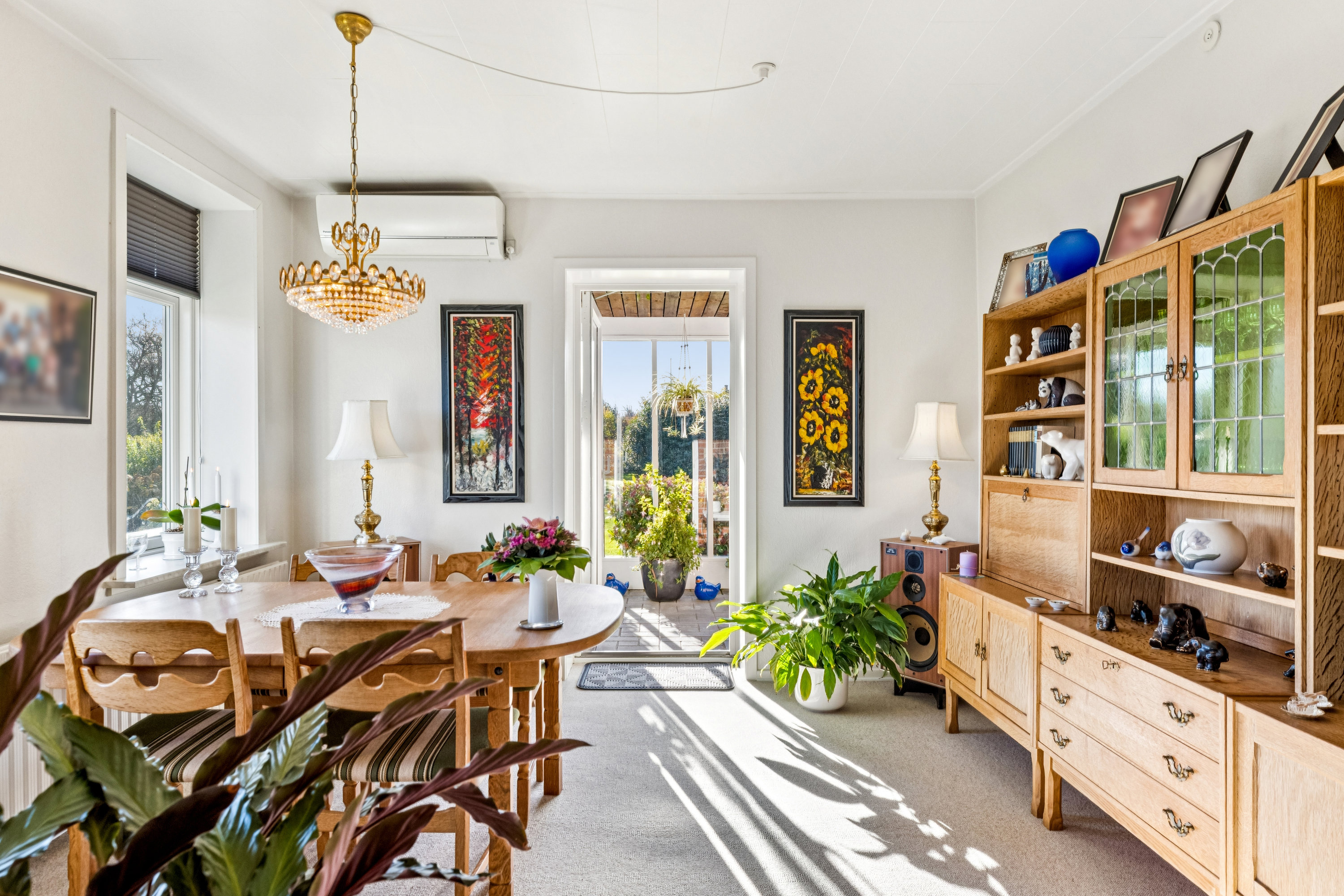 Fremhævet stue billede i fuldskærmstilstand. Billede af Hølleskovvej 1, Spandet, 6760 Ribe