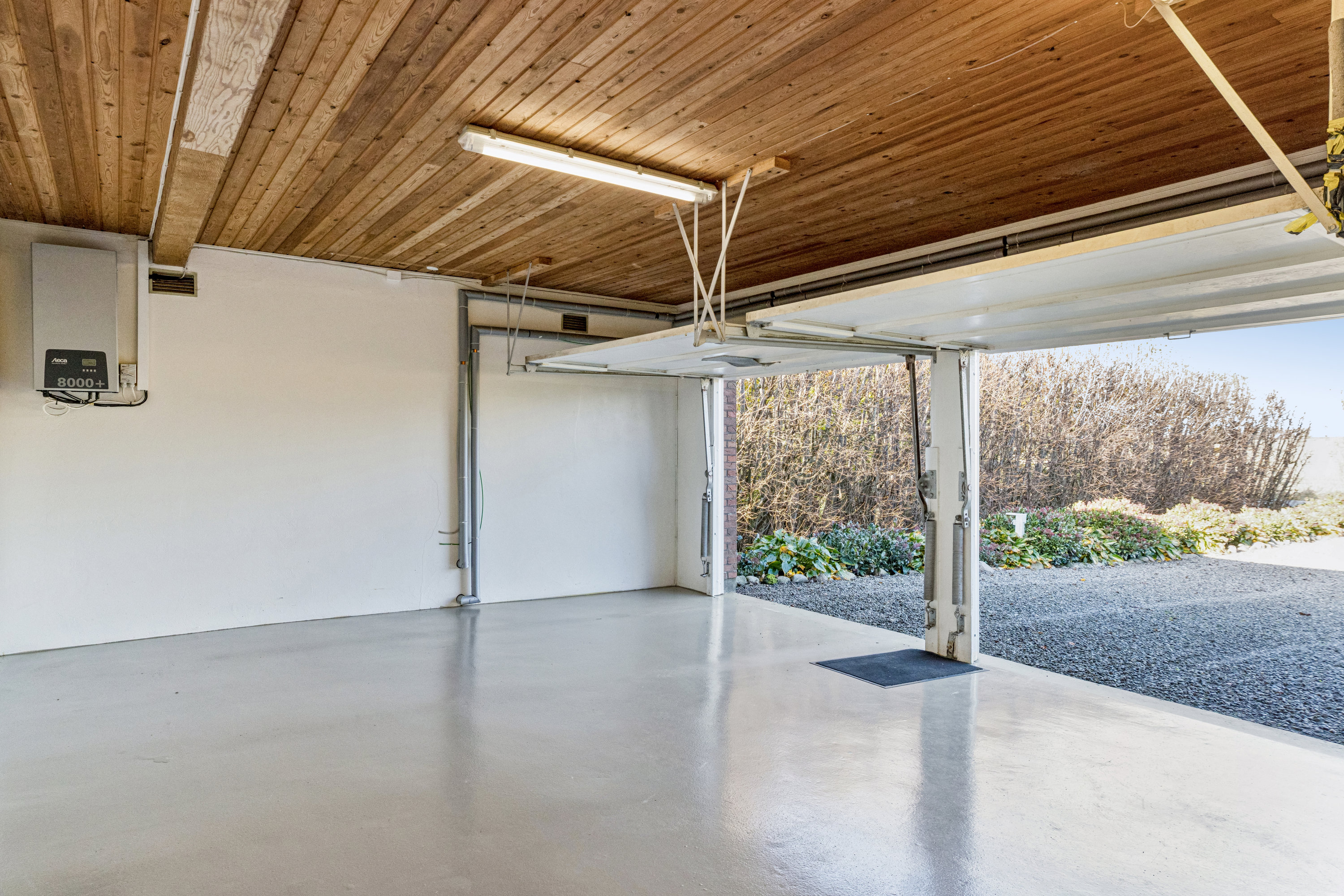 Fremhævet garage billede i fuldskærmstilstand. Billede af Hølleskovvej 1, Spandet, 6760 Ribe