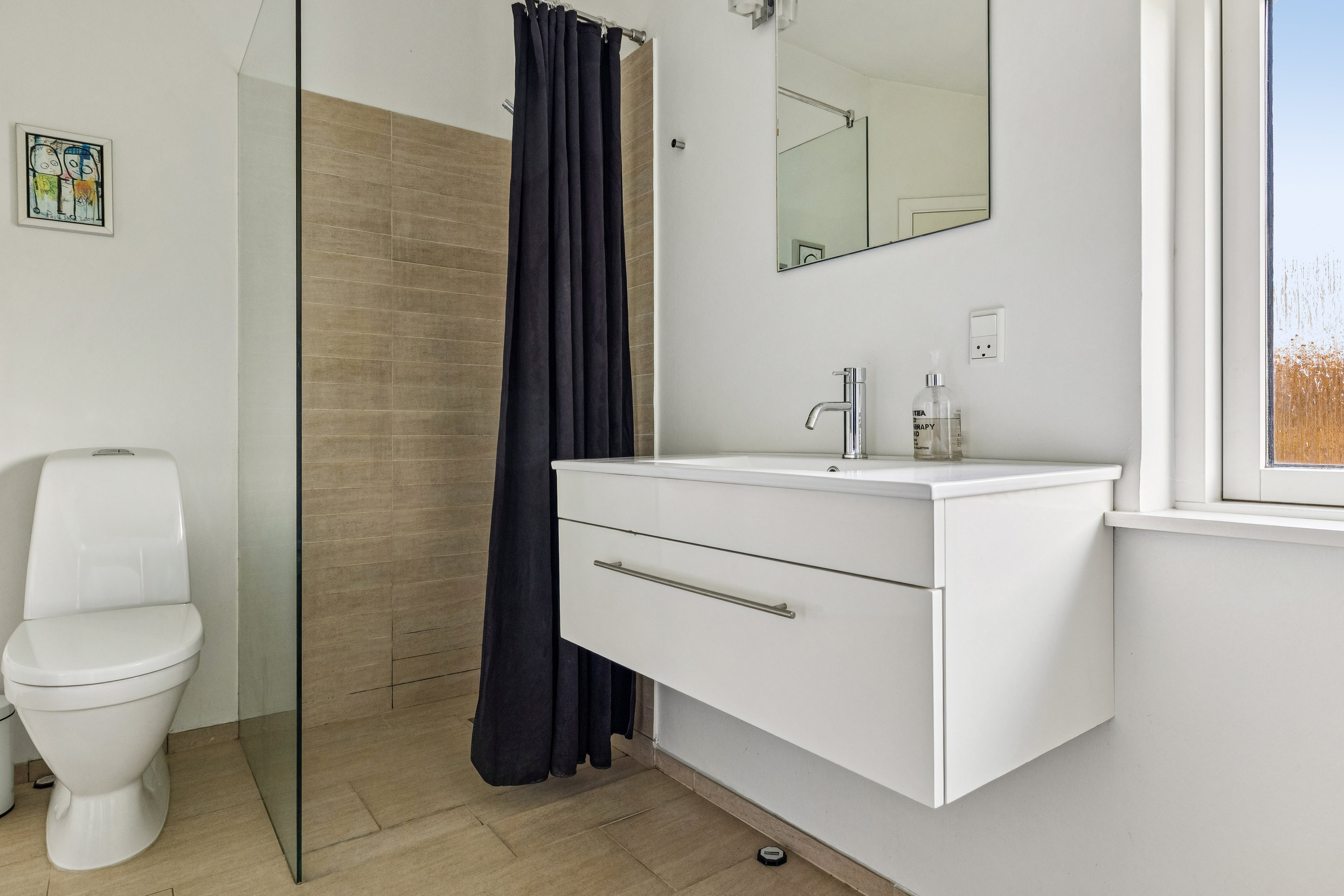 Fremhævet badeværelse billede i fuldskærmstilstand. Billede af Solbærhaven 21, Øster Hurup, 9560 Hadsund