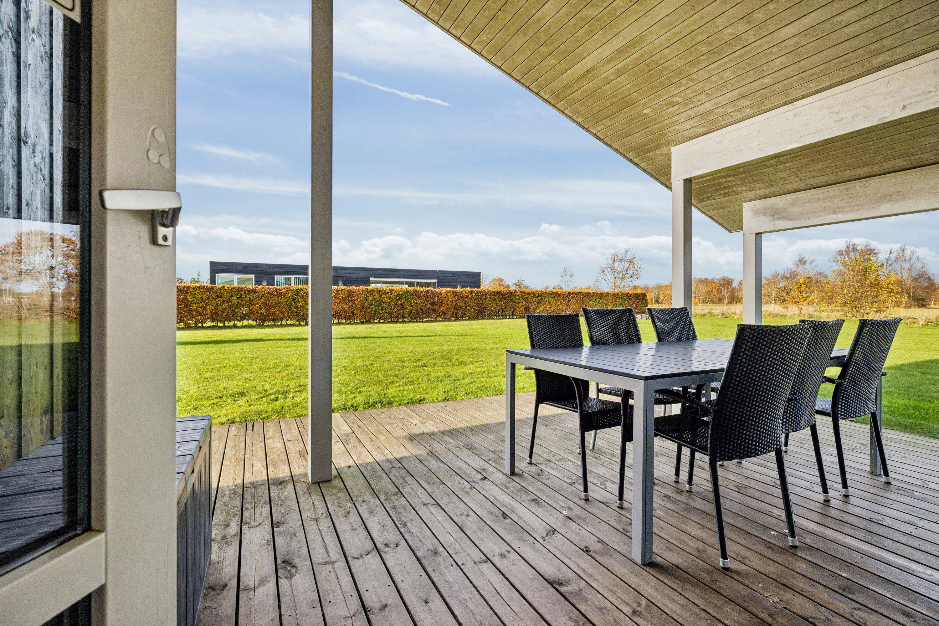 Fremhævet terrasse billede i fuldskærmstilstand. Billede af Solbærhaven 21, Øster Hurup, 9560 Hadsund