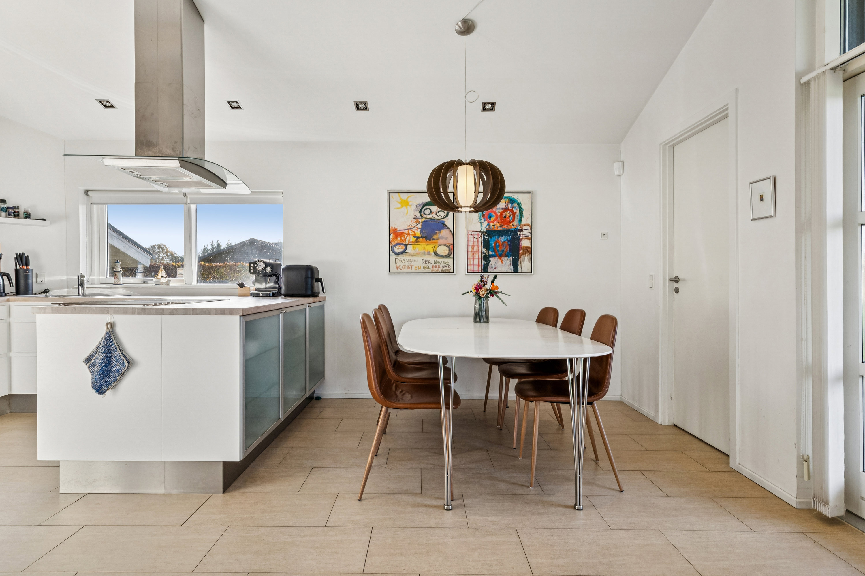 Fremhævet køkken billede i fuldskærmstilstand. Billede af Solbærhaven 21, Øster Hurup, 9560 Hadsund