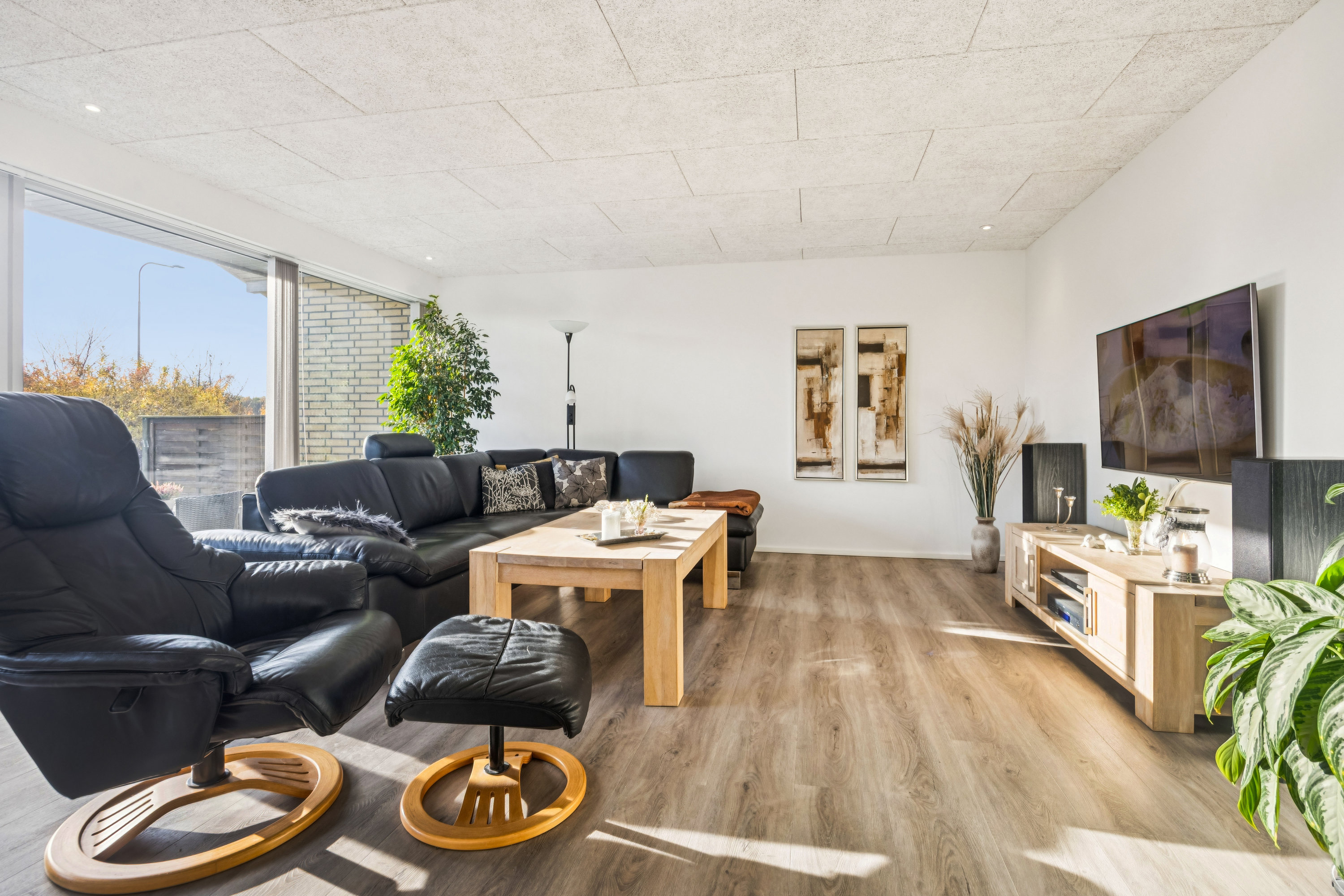 Fremhævet stue billede i fuldskærmstilstand. Billede af Tulipanvej 11, 9310 Vodskov