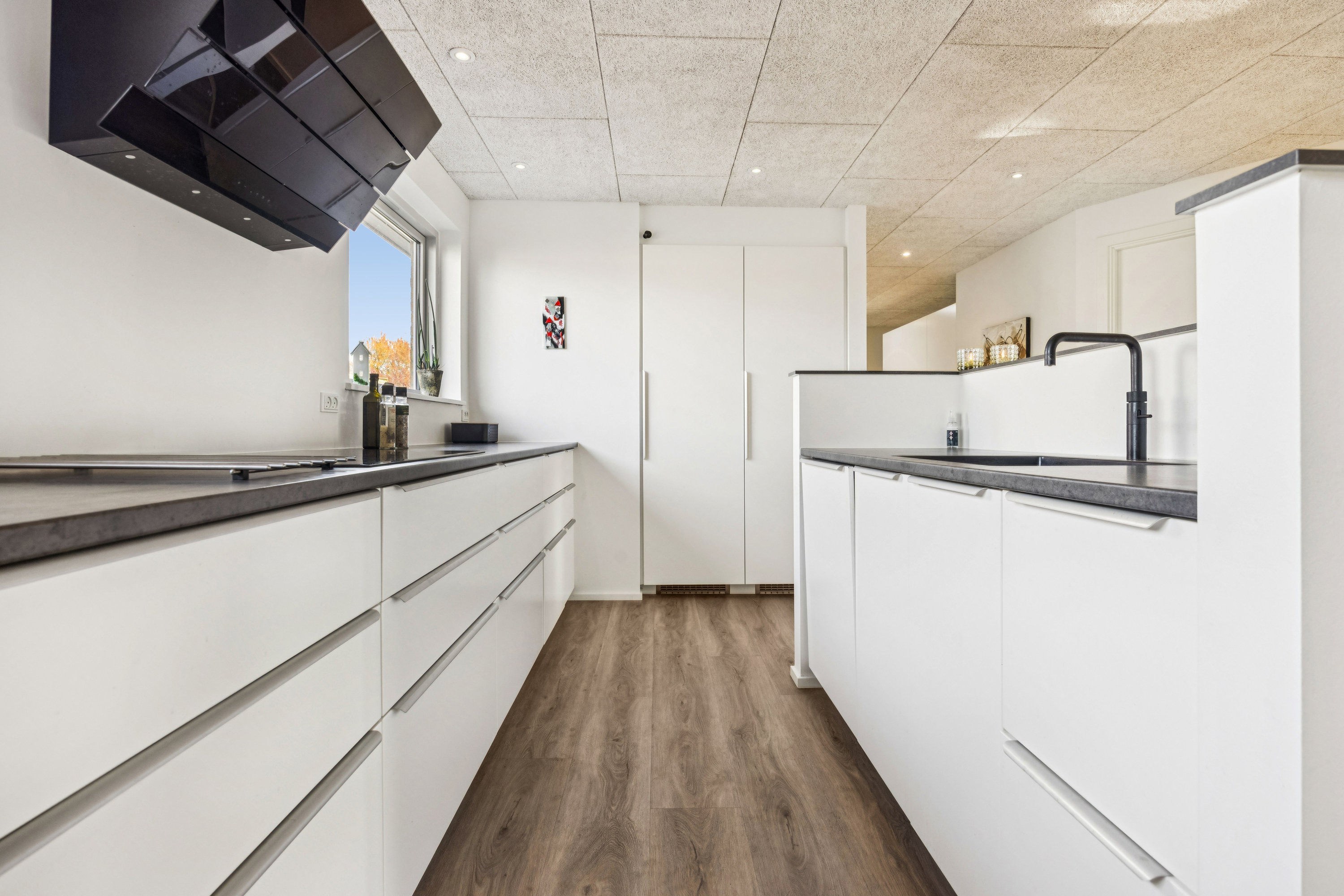 Fremhævet køkken billede i fuldskærmstilstand. Billede af Tulipanvej 11, 9310 Vodskov