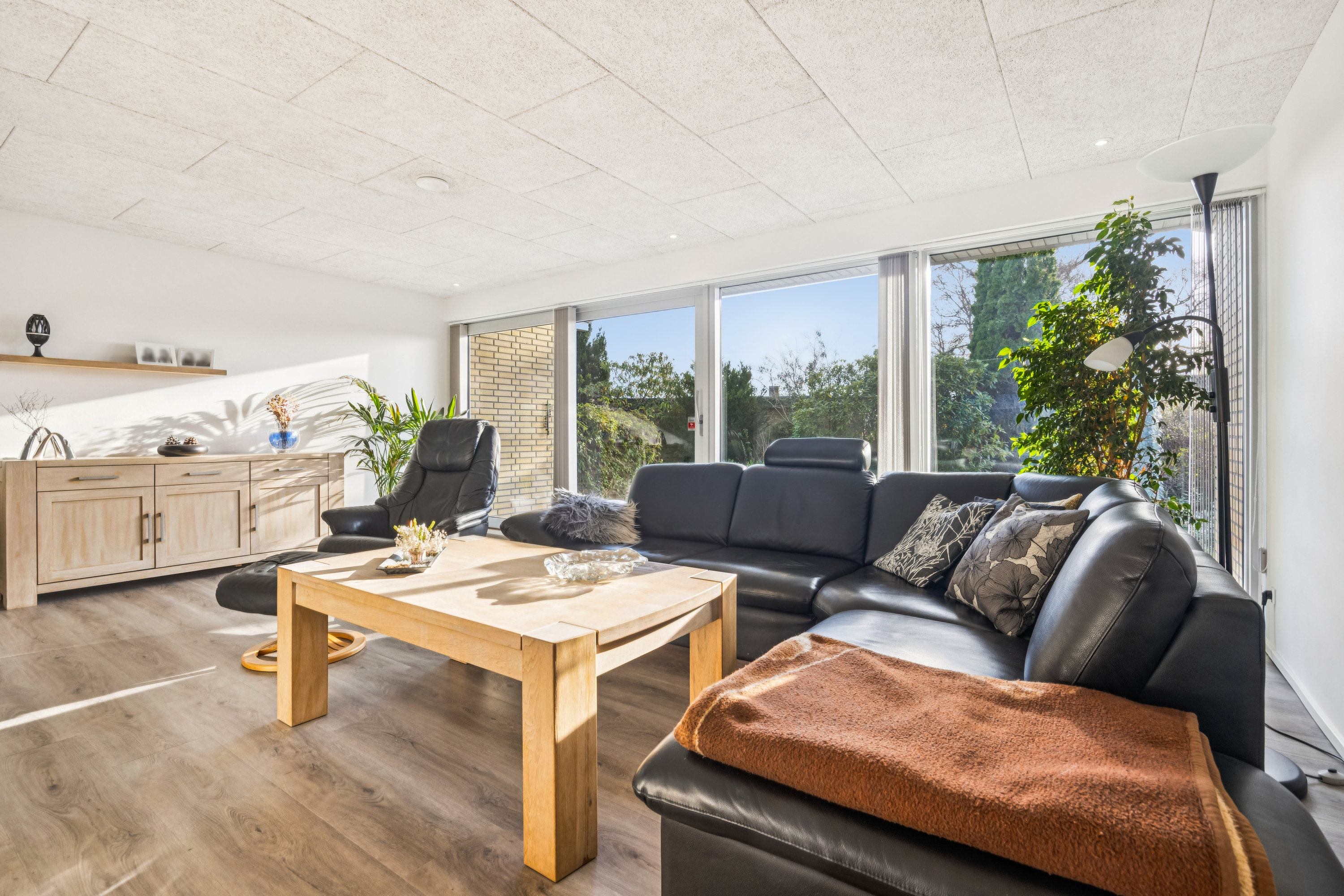 Fremhævet stue billede i fuldskærmstilstand. Billede af Tulipanvej 11, 9310 Vodskov