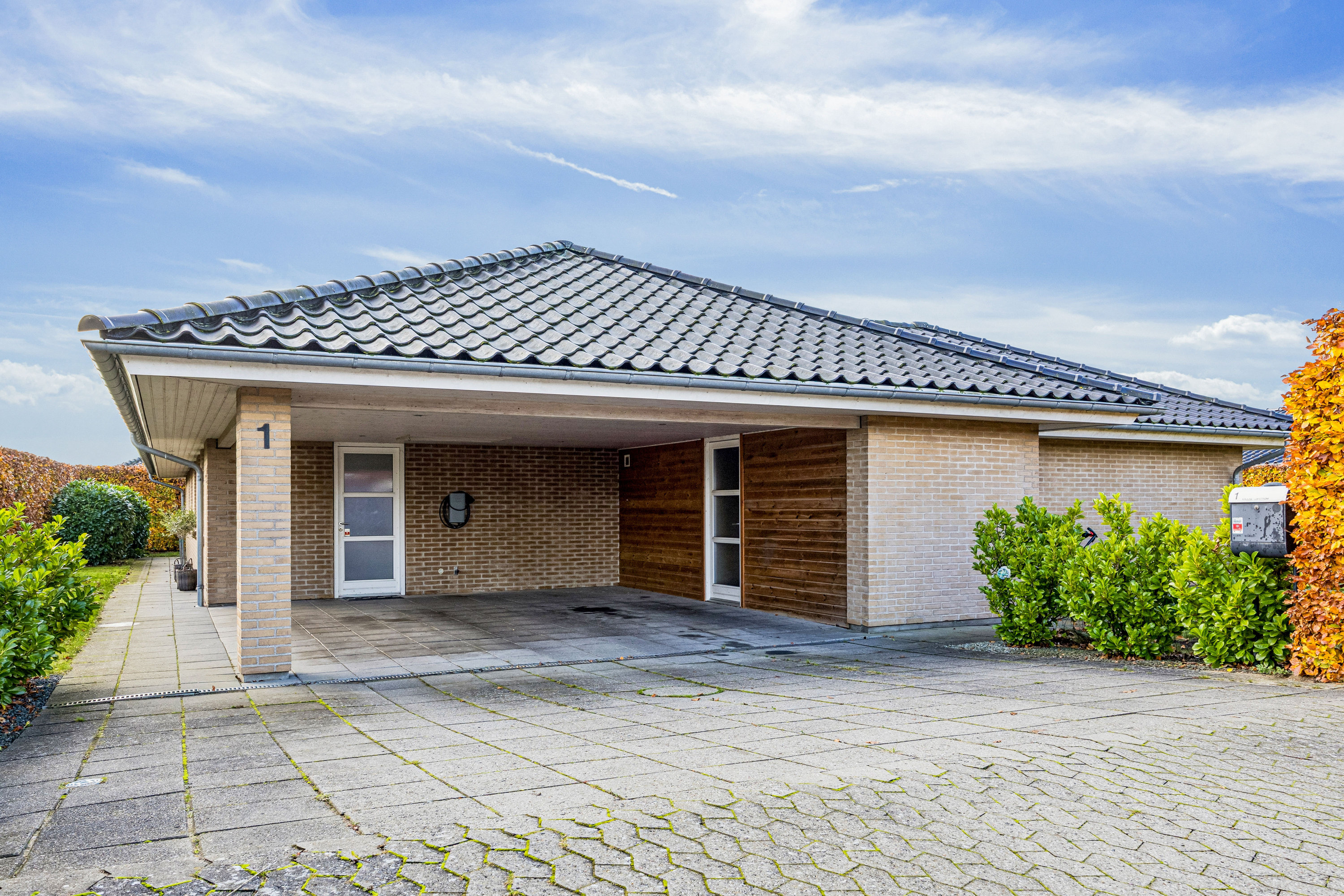 Fremhævet andet billede i fuldskærmstilstand. Billede af Solsikkemarken 1, 4140 Borup