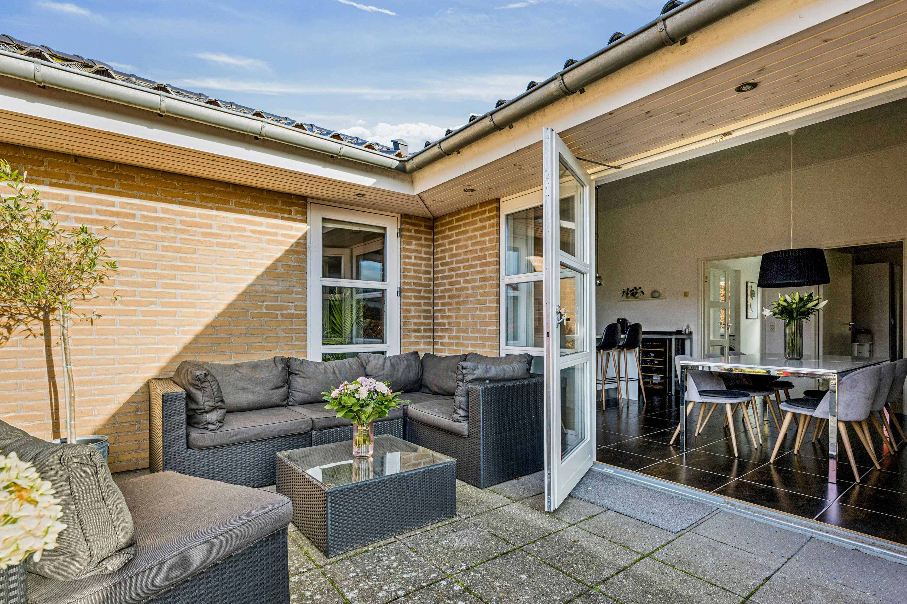 Fremhævet andet billede i fuldskærmstilstand. Billede af Solsikkemarken 1, 4140 Borup