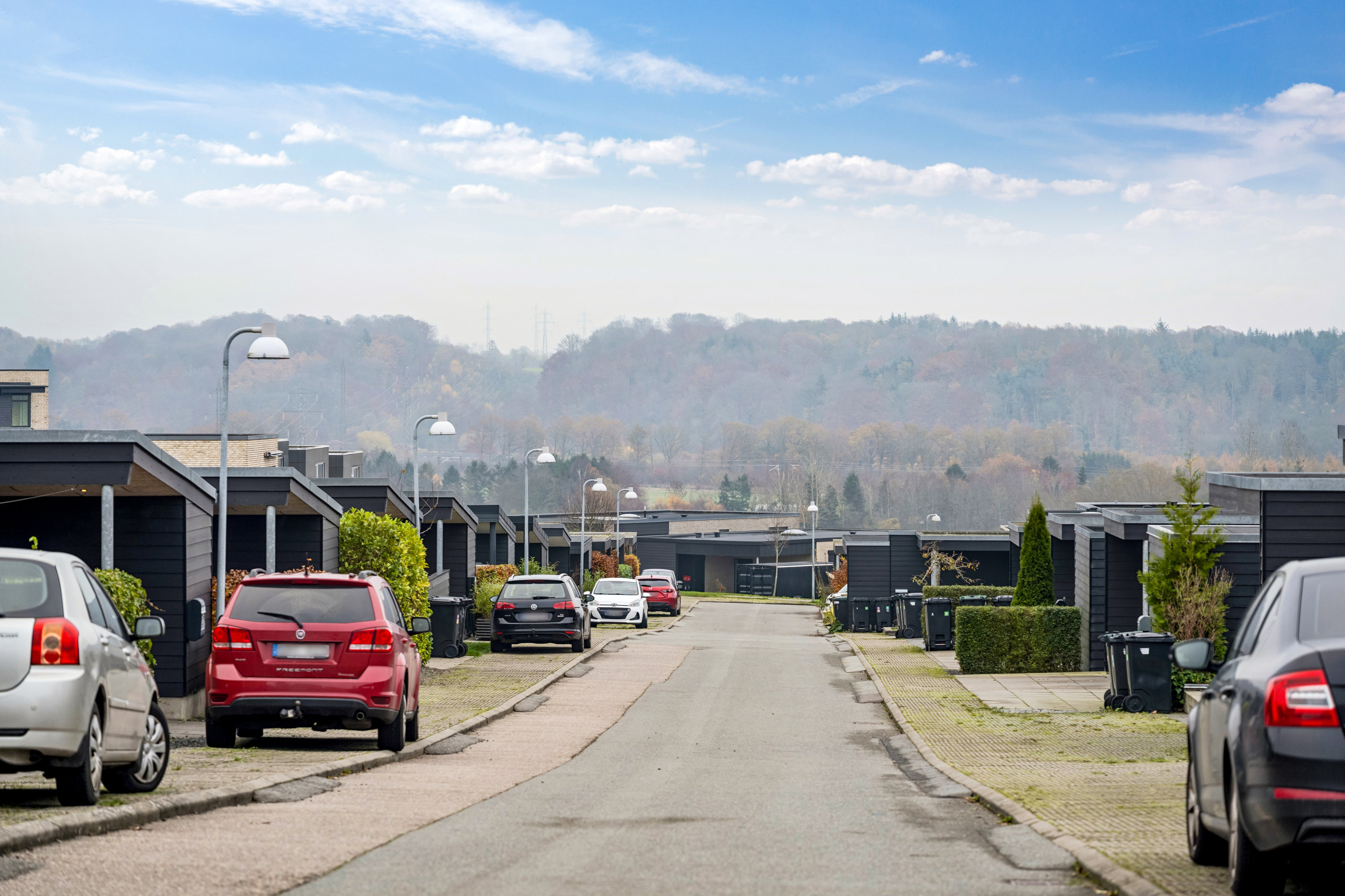 Fremhævet omgivelser billede i fuldskærmstilstand. Billede af Dalvænget 15, 8382 Hinnerup