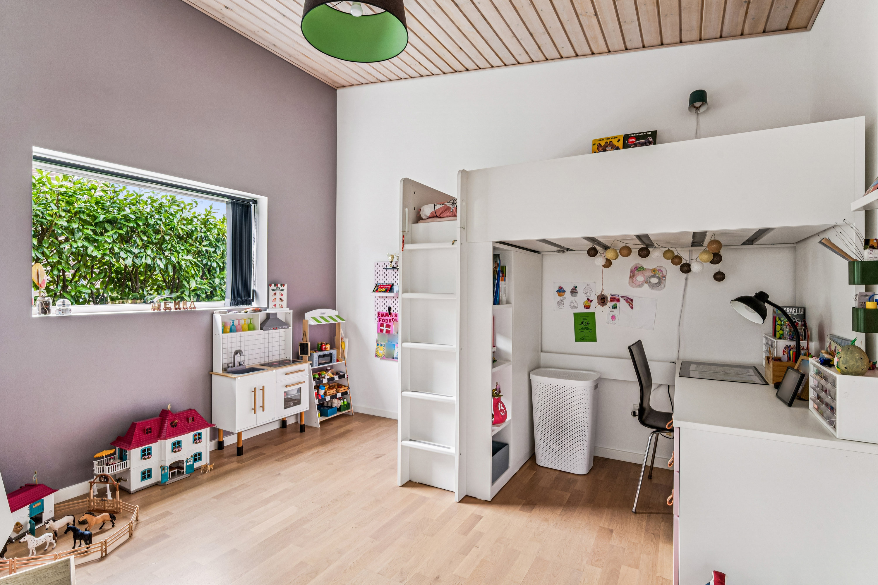 Fremhævet værelse billede i fuldskærmstilstand. Billede af Dalvænget 15, 8382 Hinnerup