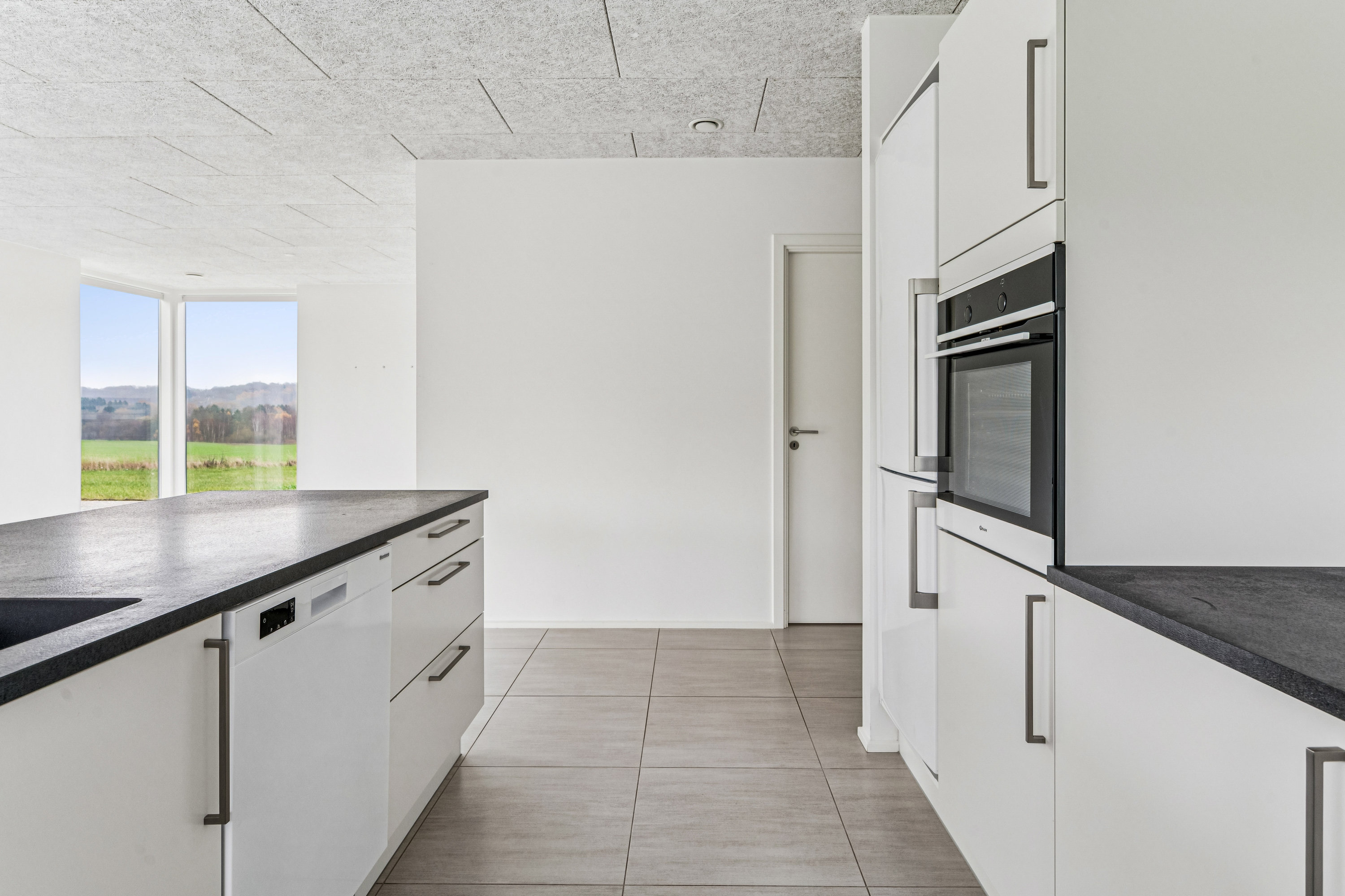 Fremhævet køkken billede i fuldskærmstilstand. Billede af Holmebakken 26, 8382 Hinnerup