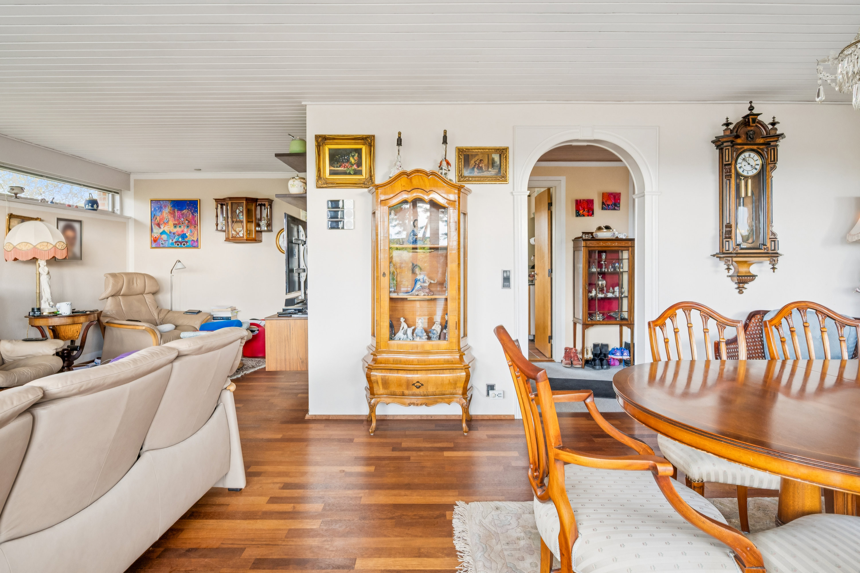 Fremhævet stue billede i fuldskærmstilstand. Billede af Strandbyvej 30, 8240 Risskov