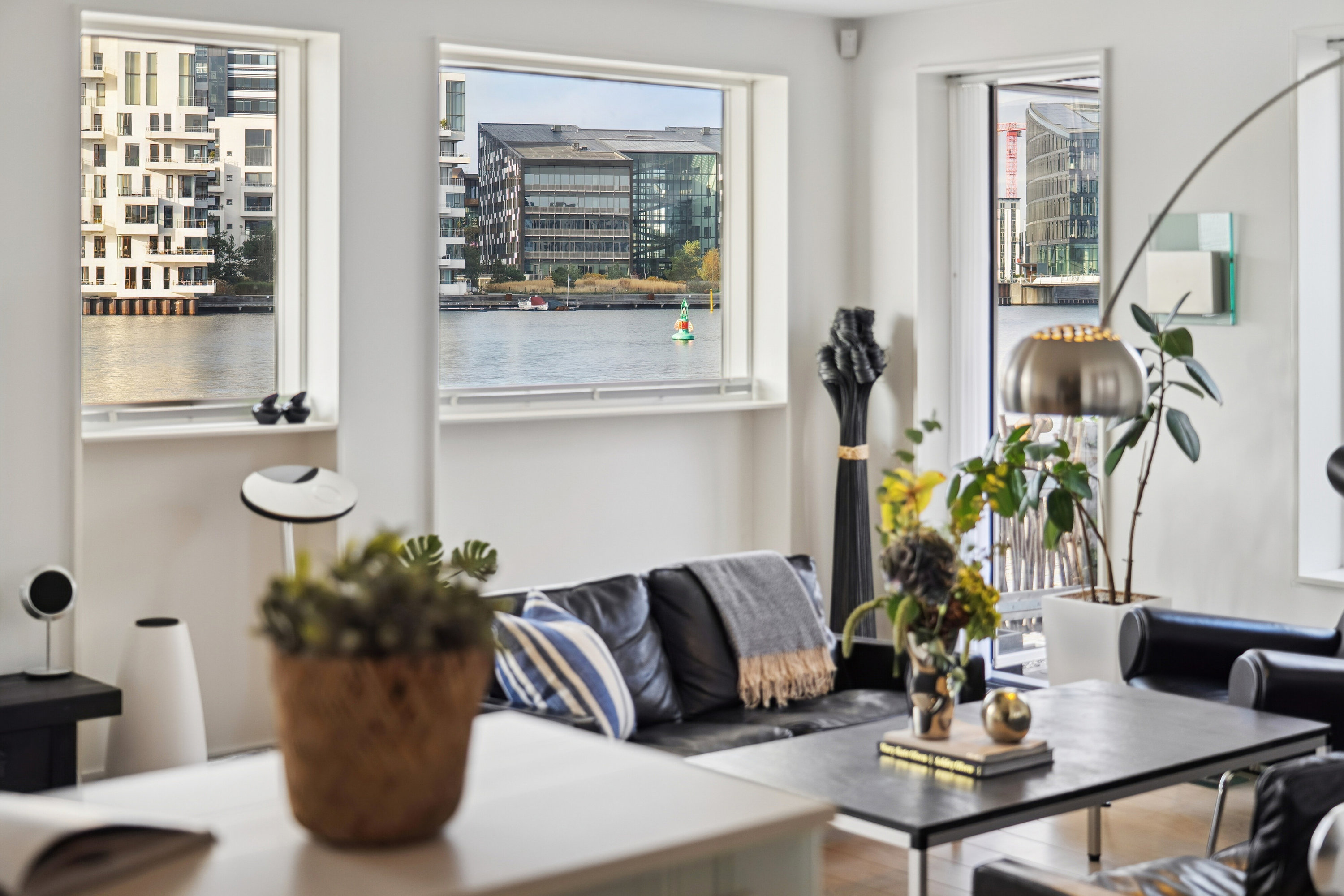 Fremhævet stue billede i fuldskærmstilstand. Billede af Islands Brygge 36C, st.. 3., 2300 København S