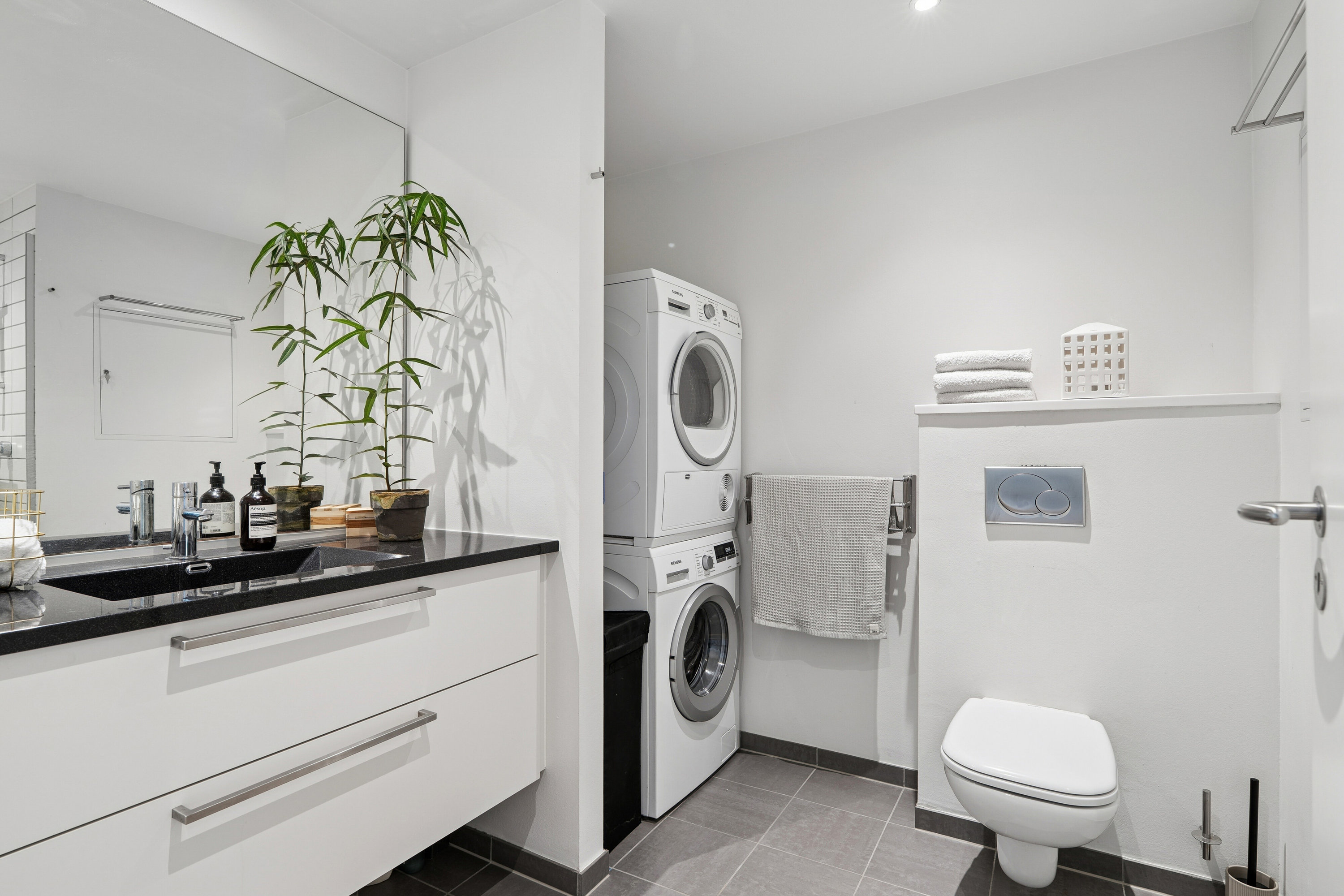 Fremhævet badeværelse billede i fuldskærmstilstand. Billede af Islands Brygge 36C, st.. 3., 2300 København S