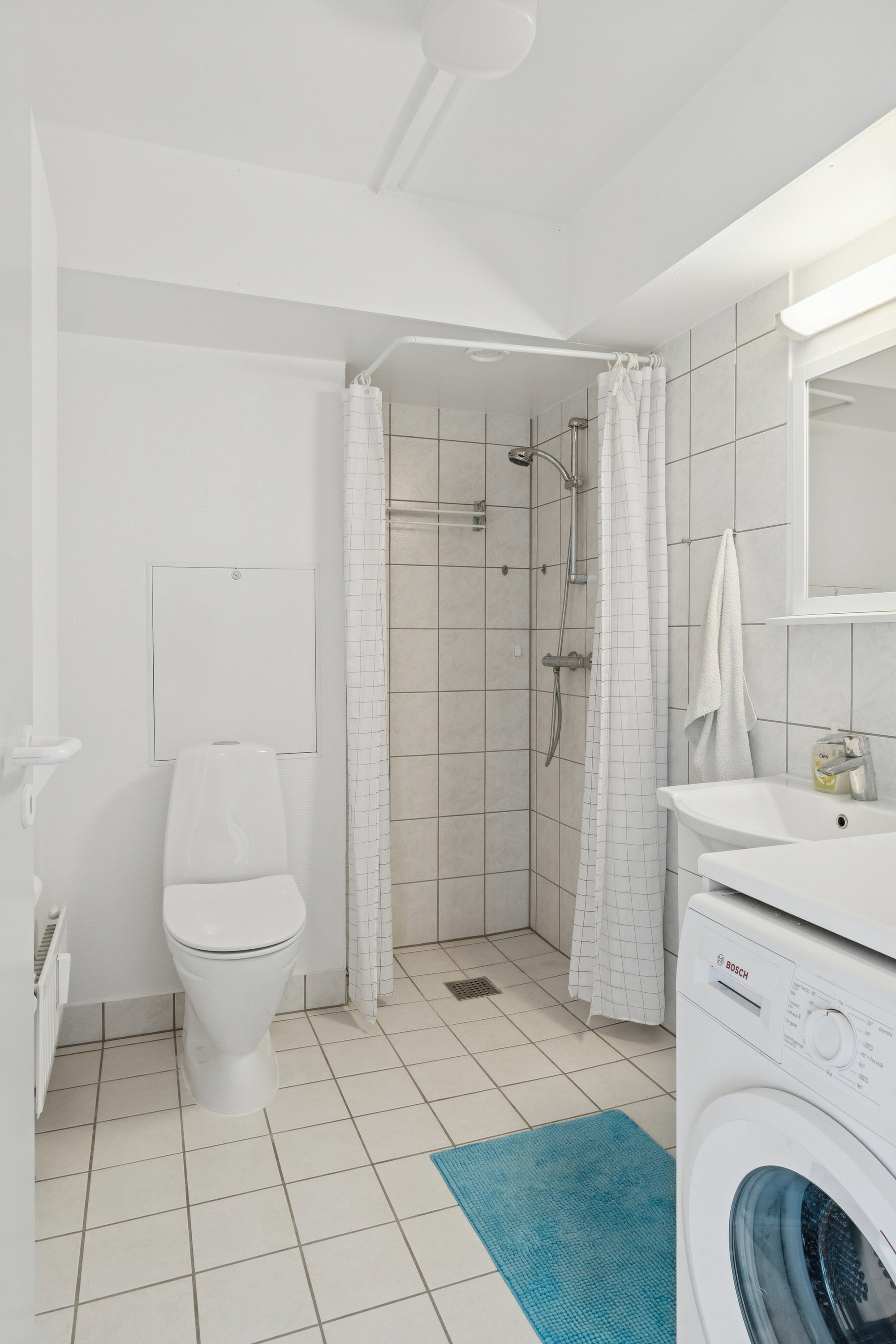 Fremhævet badeværelse billede i fuldskærmstilstand. Billede af Grønnegade 25, st.. mf., 4700 Næstved