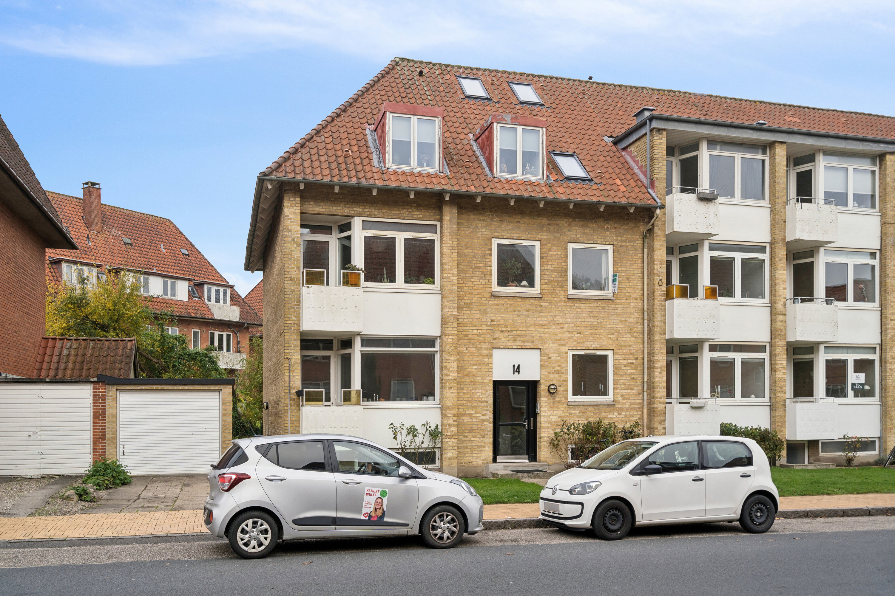 Fremhævet set fra vejen billede i fuldskærmstilstand. Billede af Østerbæksvej 14, 1. th., 5230 Odense M