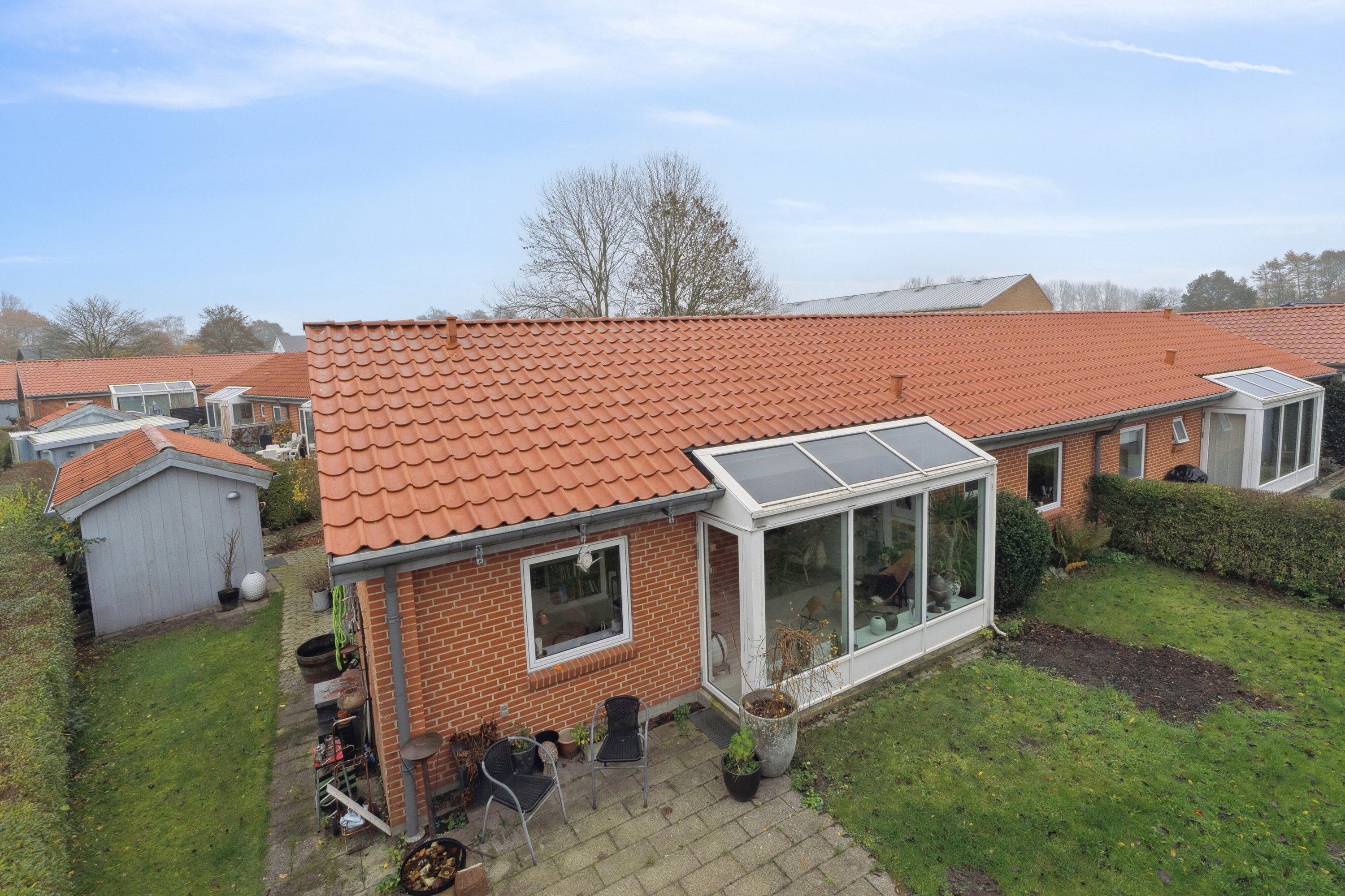 Fremhævet set fra haven billede i fuldskærmstilstand. Billede af Jørgen Kroghs Vej 80, 7430 Ikast