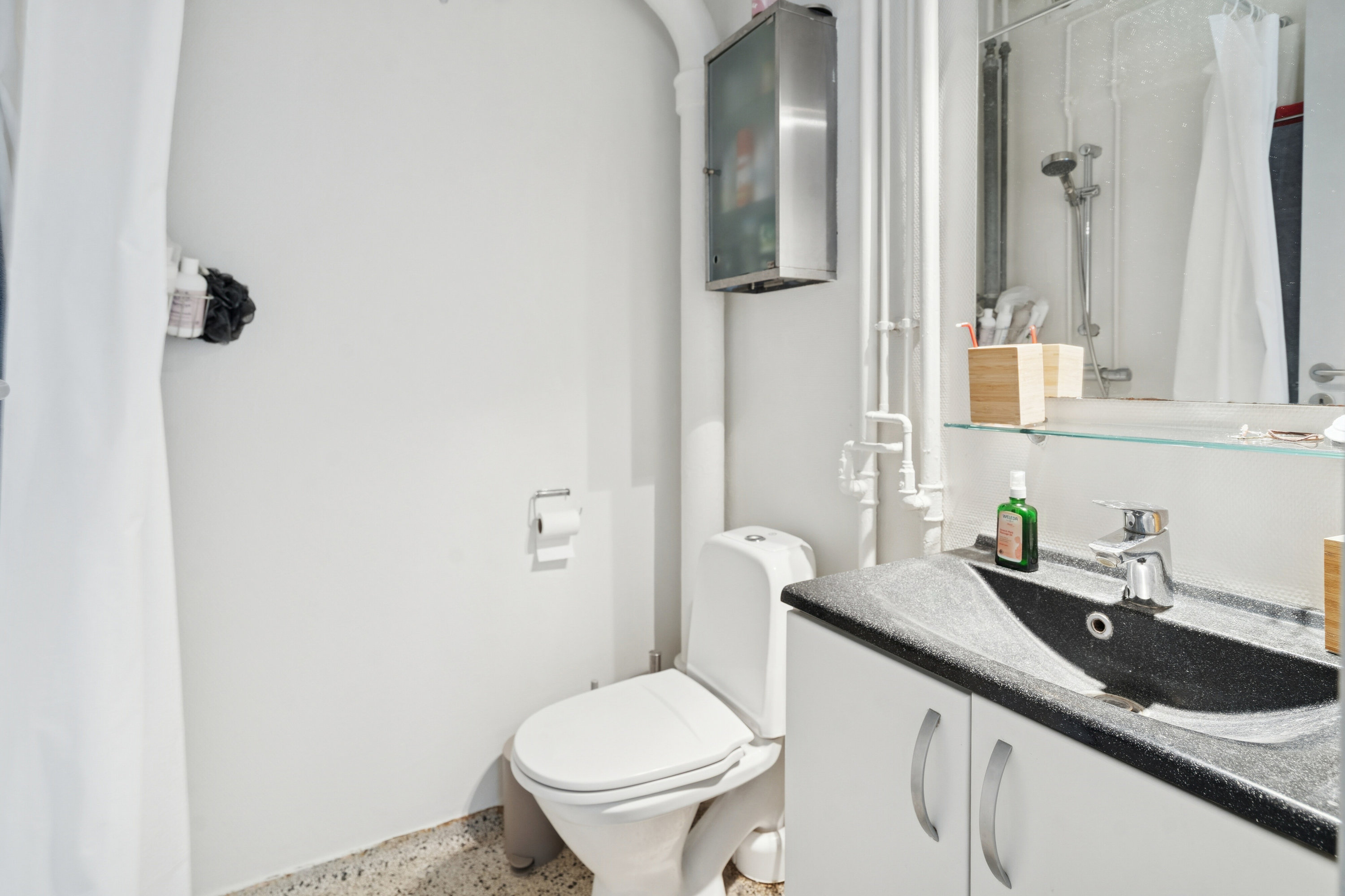 Fremhævet badeværelse billede i fuldskærmstilstand. Billede af Østerbæksvej 14, 1. th., 5230 Odense M