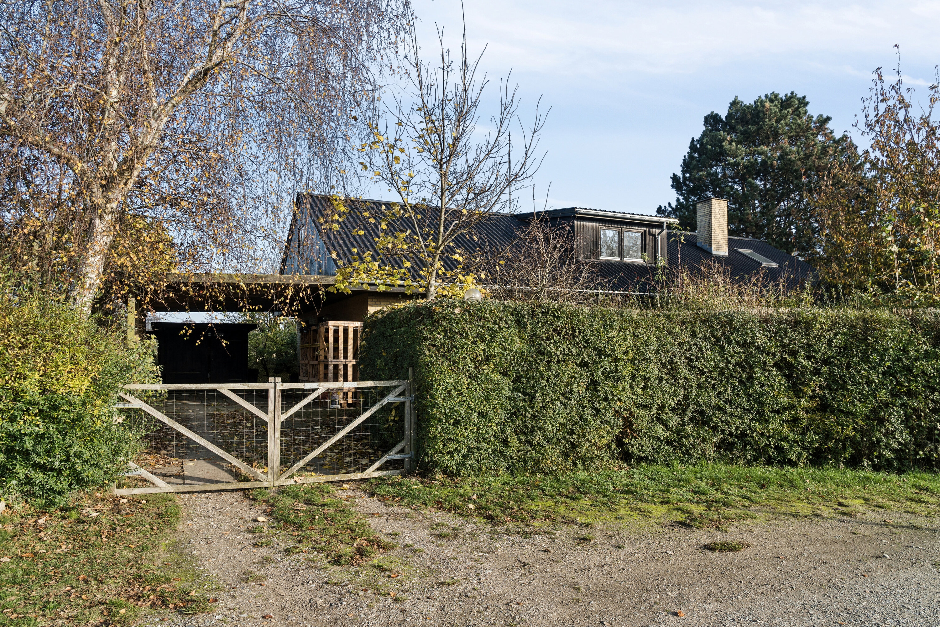 Fremhævet set fra vejen billede i fuldskærmstilstand. Billede af Dyssevej 4, Bognæs, 4300 Holbæk