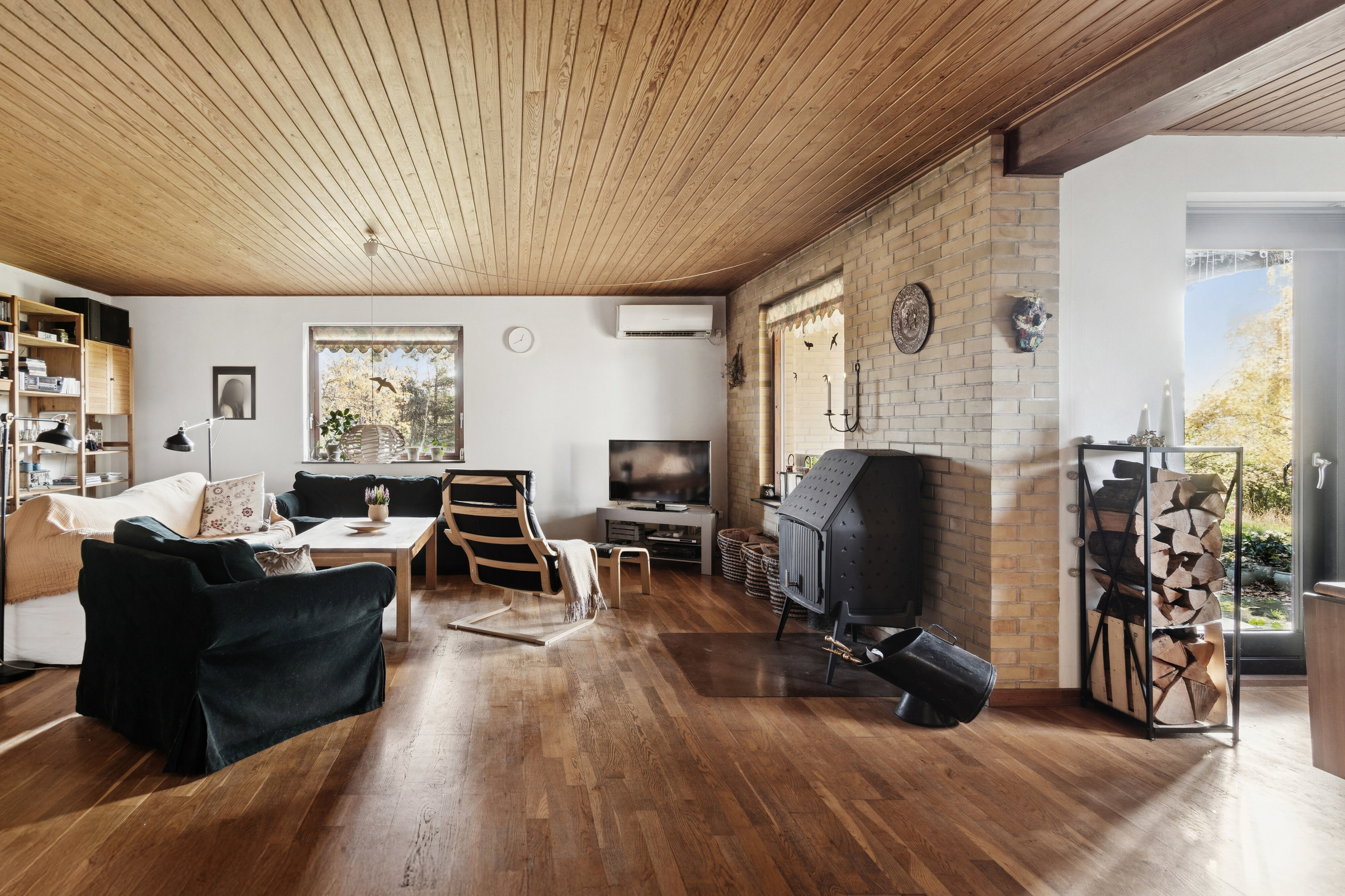 Fremhævet stue billede i fuldskærmstilstand. Billede af Dyssevej 4, Bognæs, 4300 Holbæk