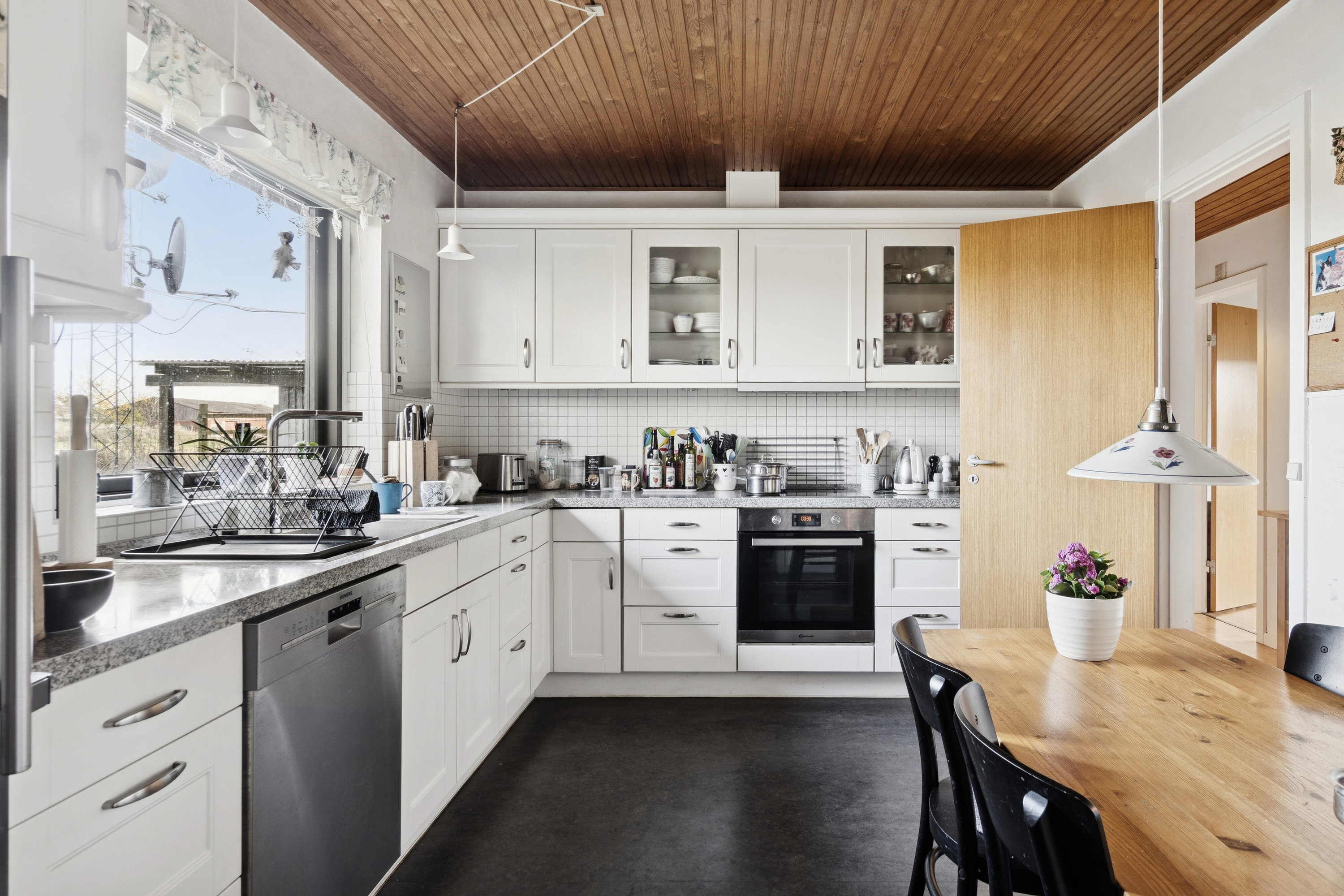 Fremhævet køkken billede i fuldskærmstilstand. Billede af Dyssevej 4, Bognæs, 4300 Holbæk