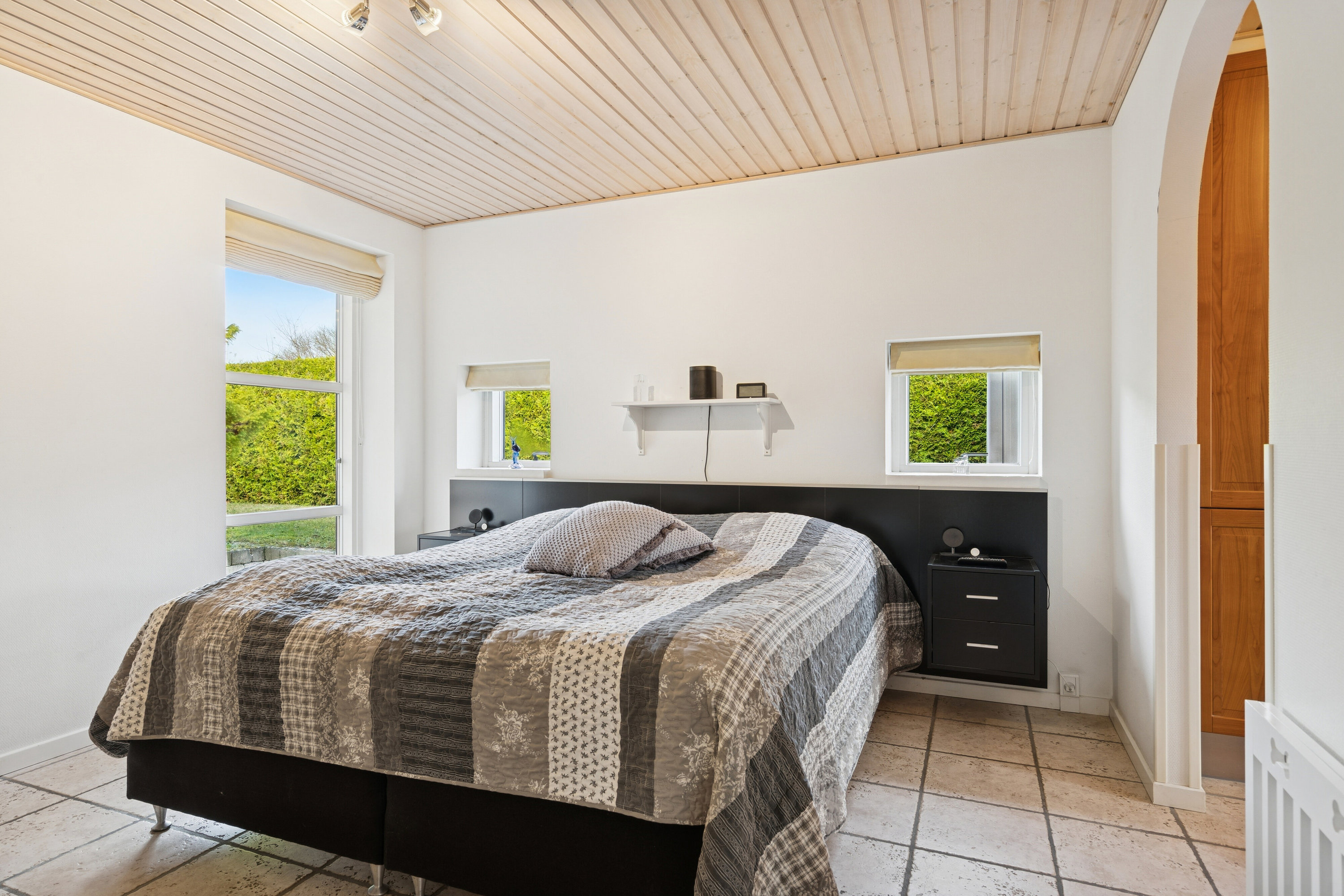 Fremhævet soveværelse billede i fuldskærmstilstand. Billede af Brombærvej 25, 4654 Faxe Ladeplads