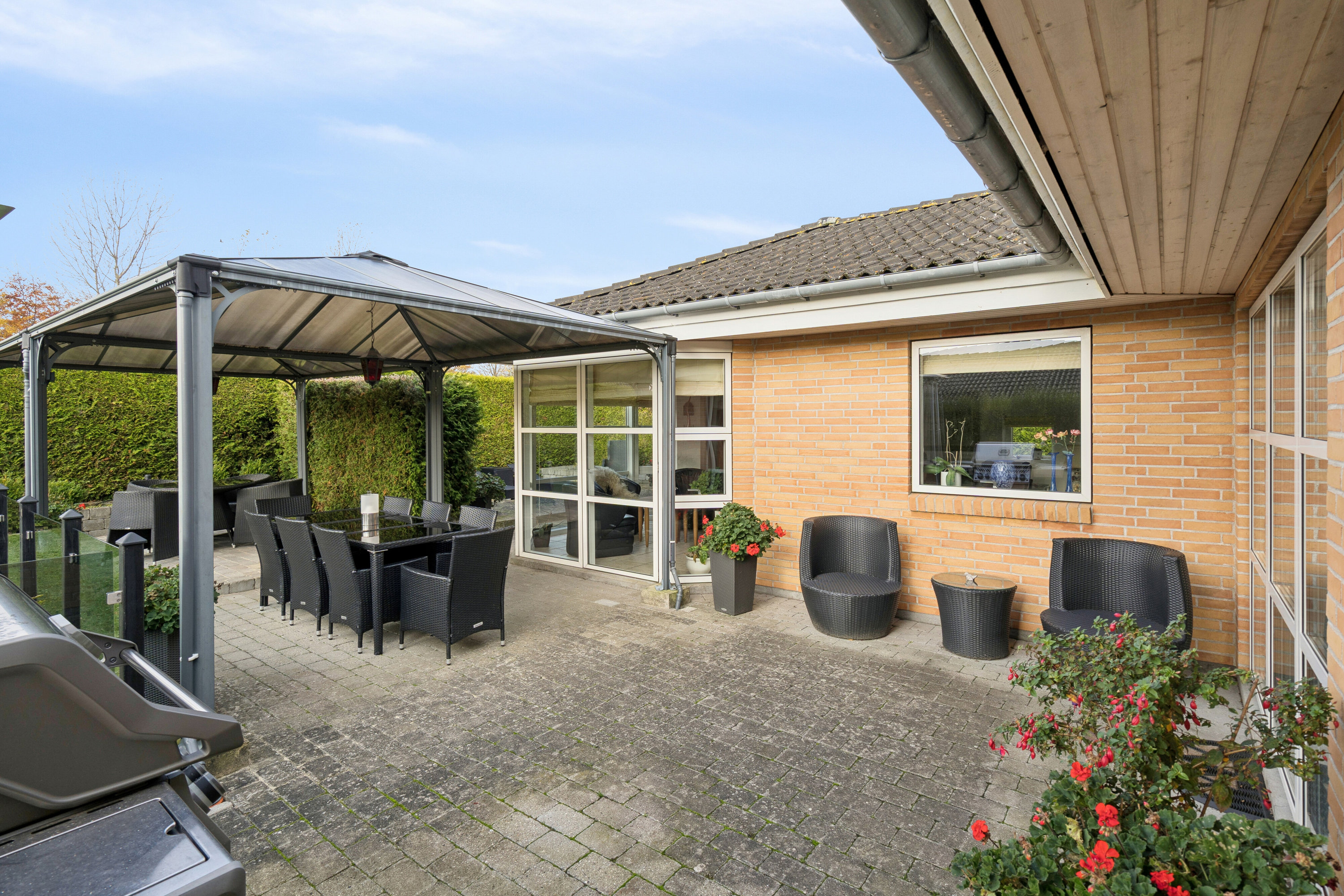 Fremhævet overdækket terrasse billede i fuldskærmstilstand. Billede af Brombærvej 25, 4654 Faxe Ladeplads