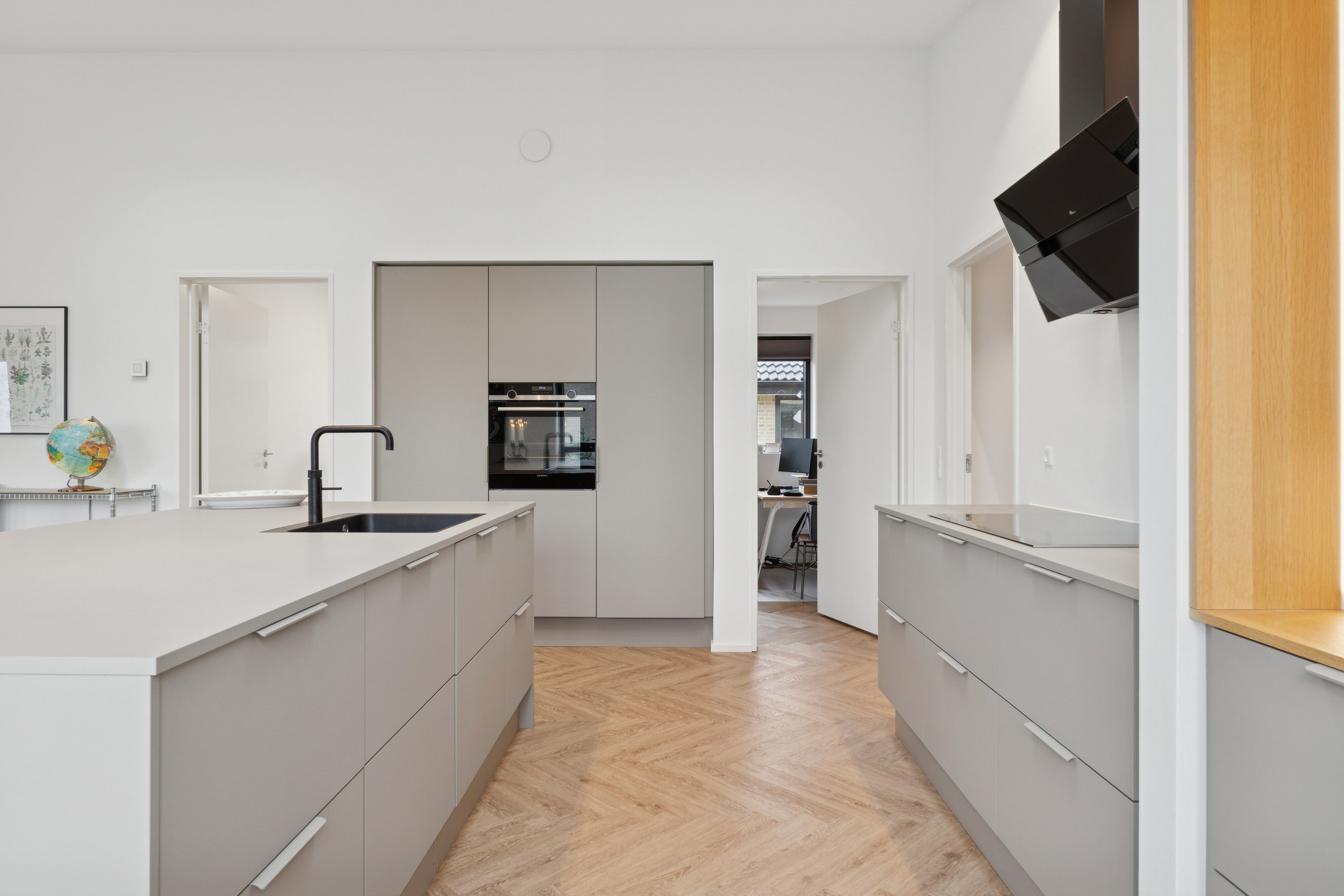 Fremhævet køkken billede i fuldskærmstilstand. Billede af Karen Billes Vej 45, 5700 Svendborg