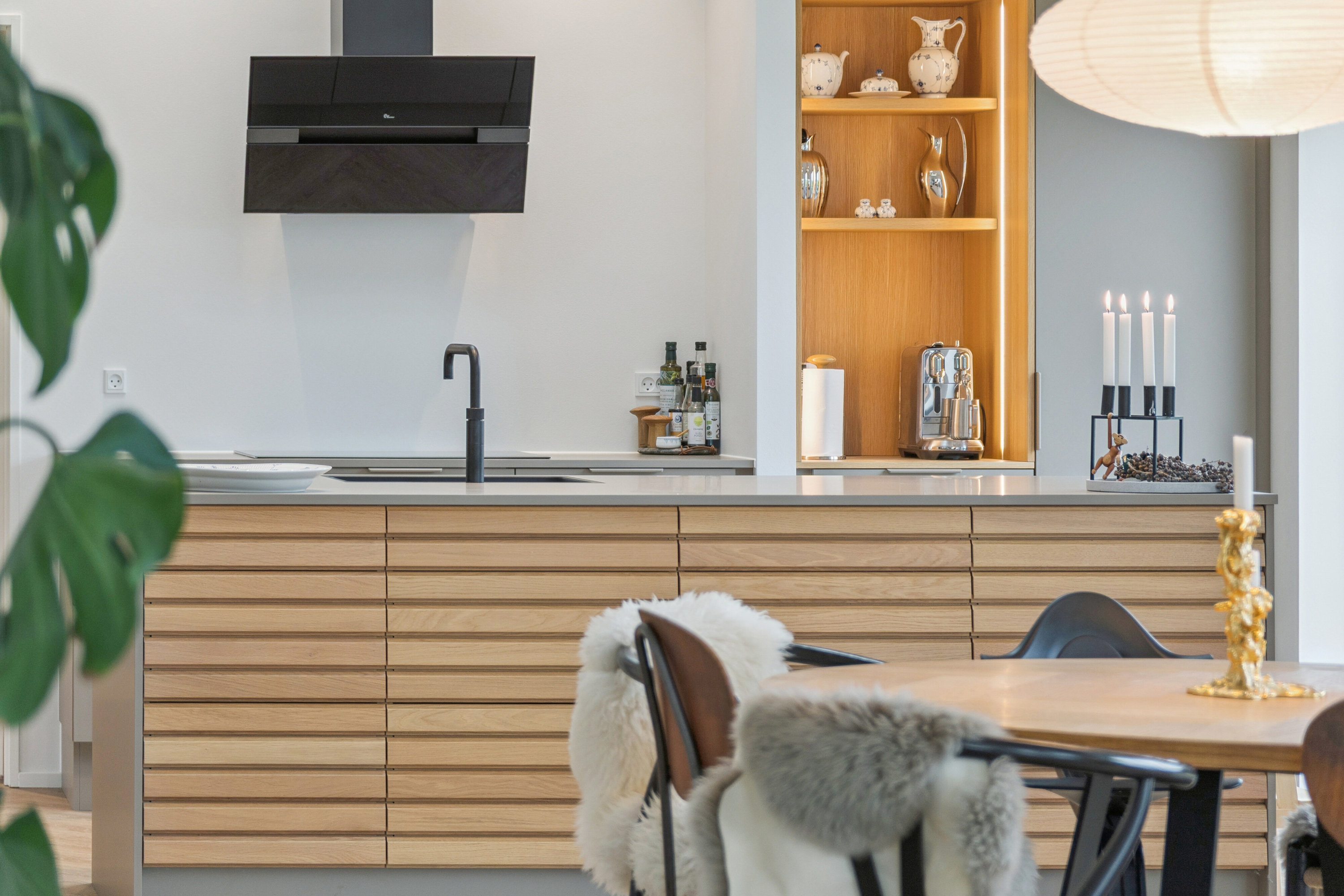 Fremhævet spisestue billede i fuldskærmstilstand. Billede af Karen Billes Vej 45, 5700 Svendborg