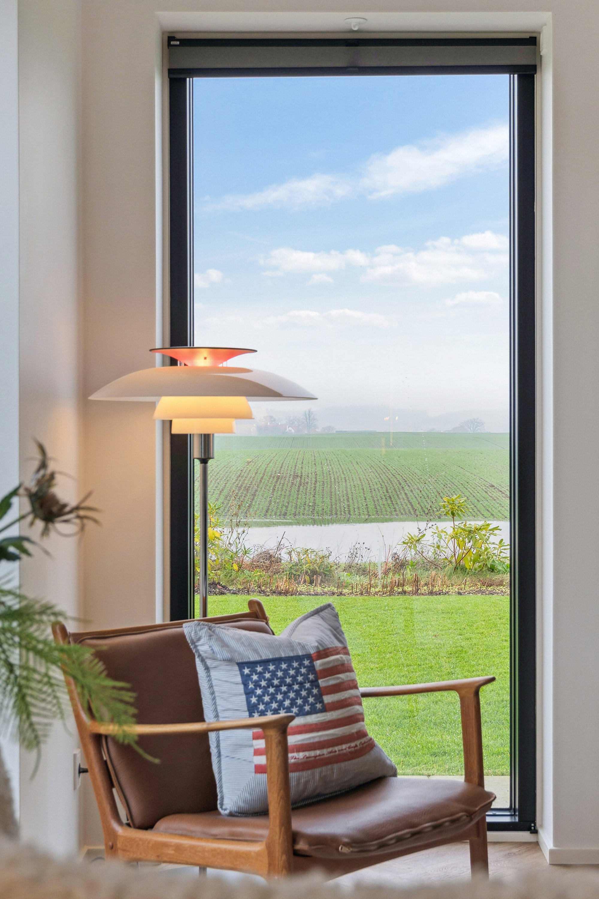 Fremhævet stue billede i fuldskærmstilstand. Billede af Karen Billes Vej 45, 5700 Svendborg