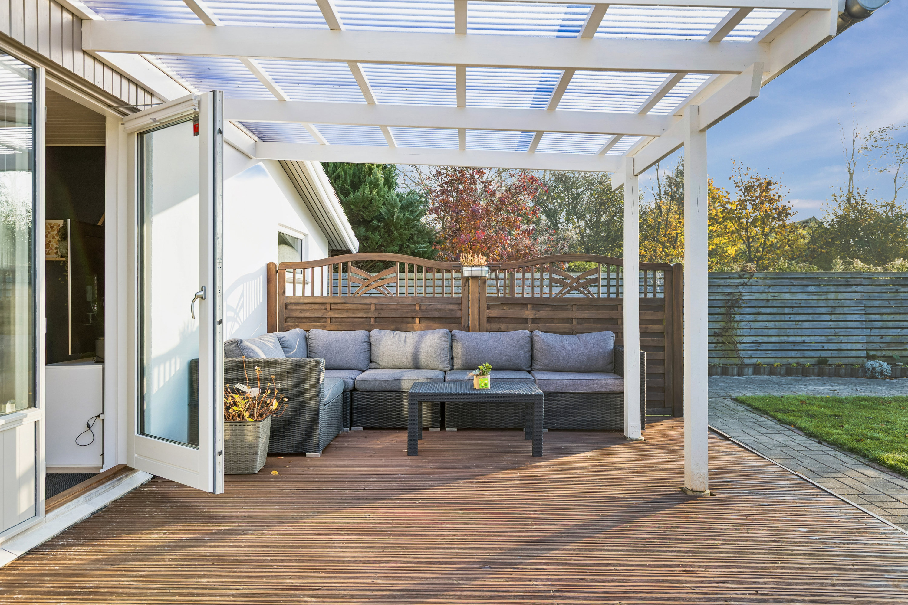 Fremhævet terrasse billede i fuldskærmstilstand. Billede af Solholmsvej 5A, 4520 Svinninge