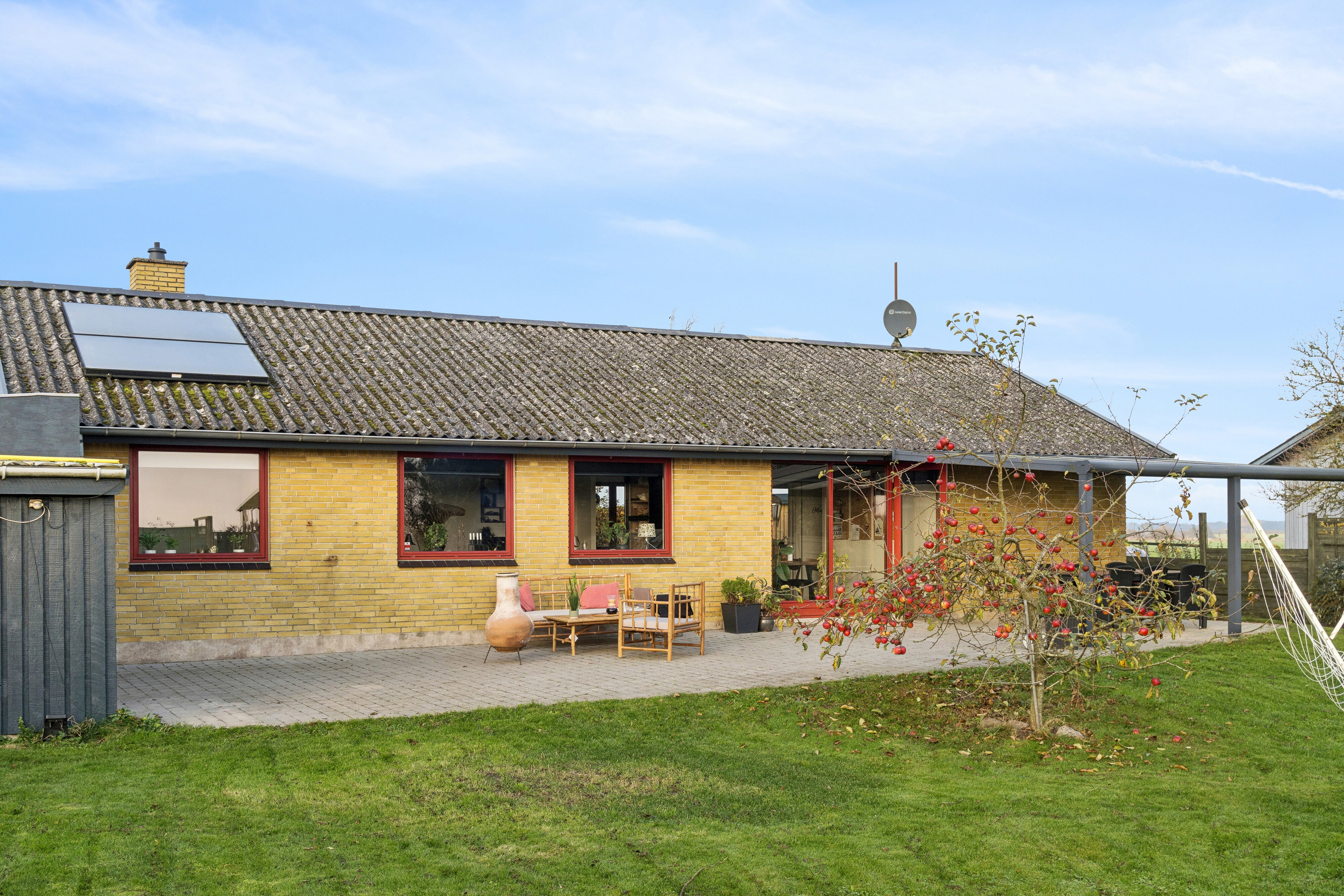 Fremhævet set fra haven billede i fuldskærmstilstand. Billede af Katrinevej 26A, Gimlinge, 4200 Slagelse