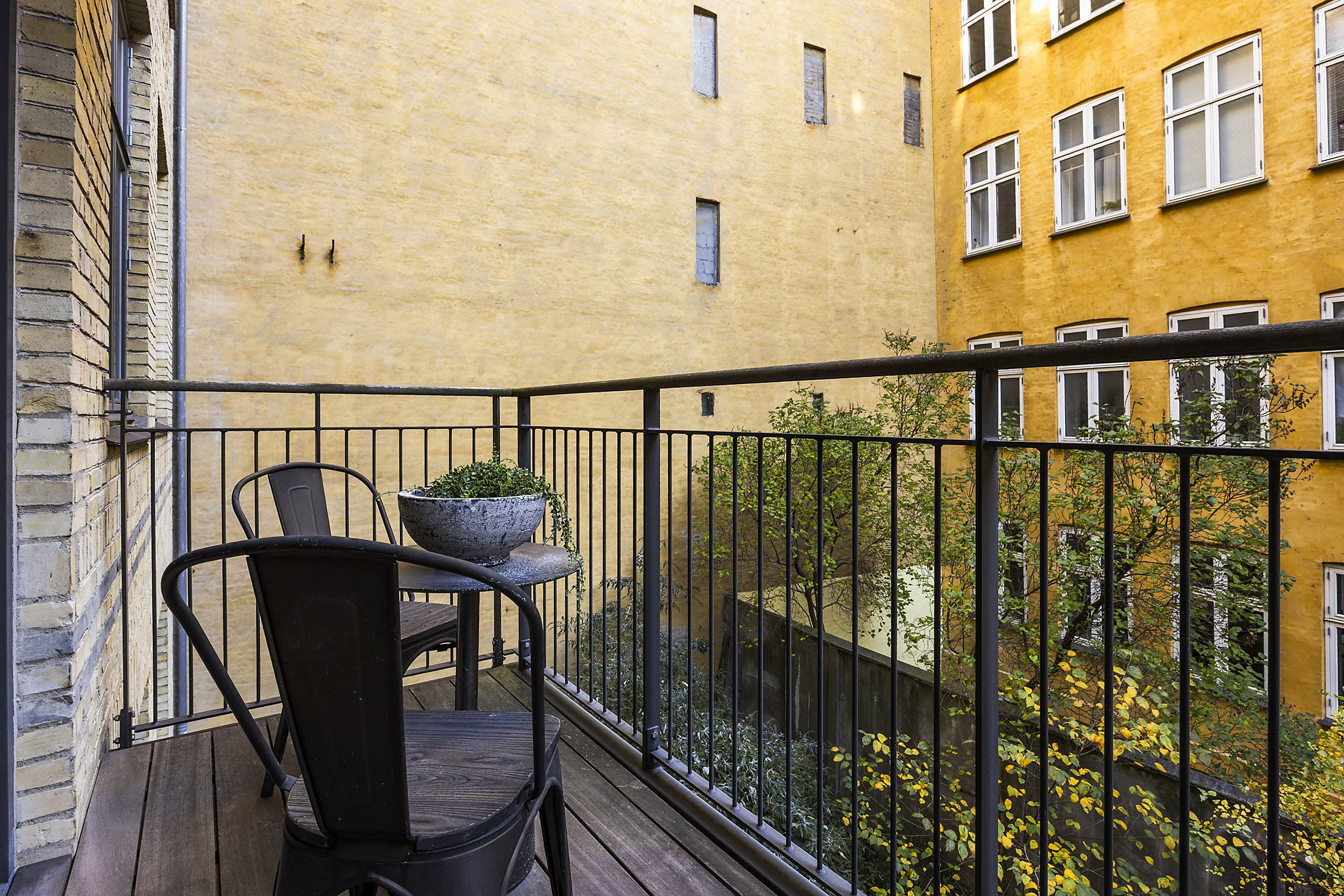 Fremhævet altan billede i fuldskærmstilstand. Billede af Linnésgade 22D, 1. tv., 1361 København K