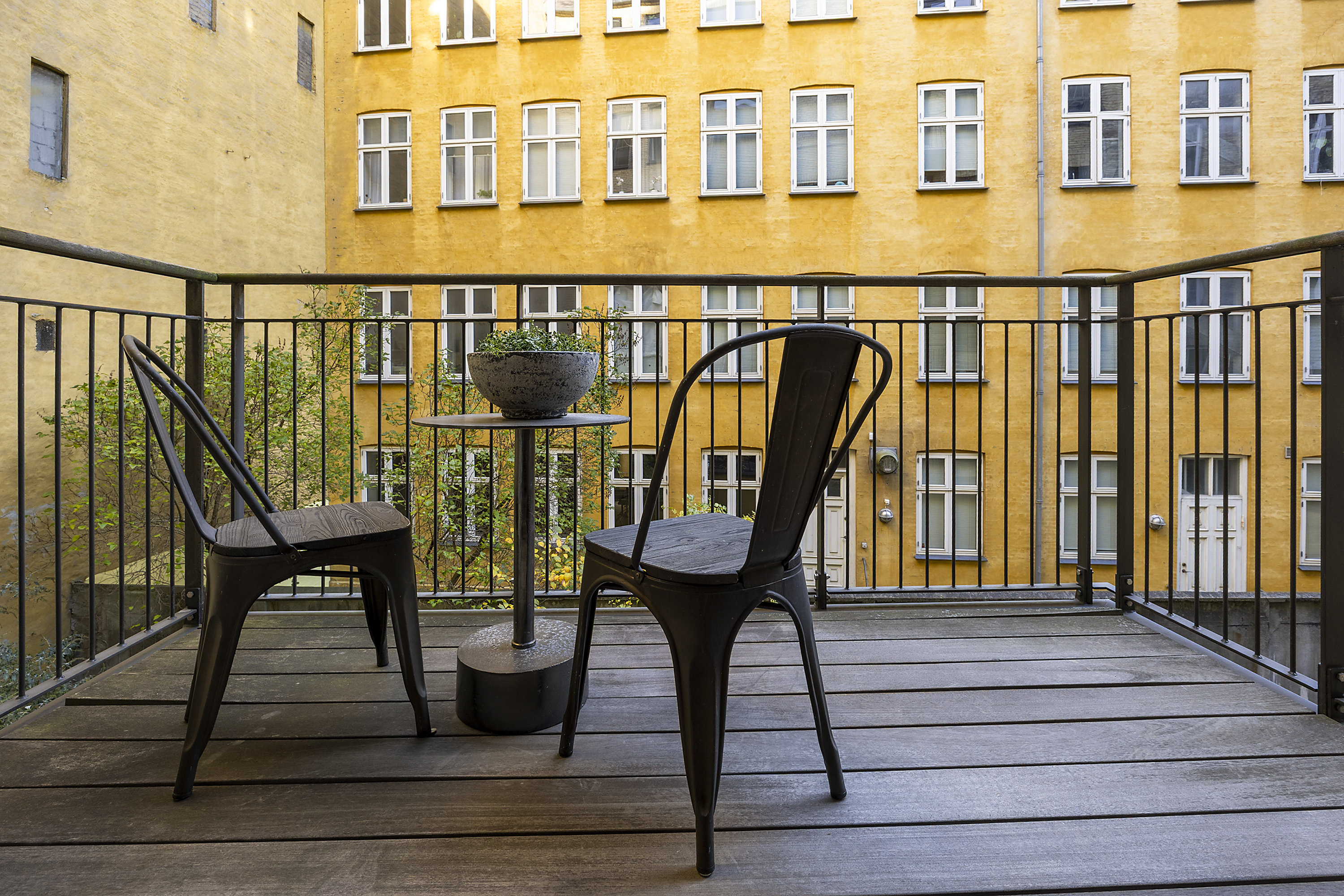 Fremhævet altan billede i fuldskærmstilstand. Billede af Linnésgade 22D, 1. tv., 1361 København K