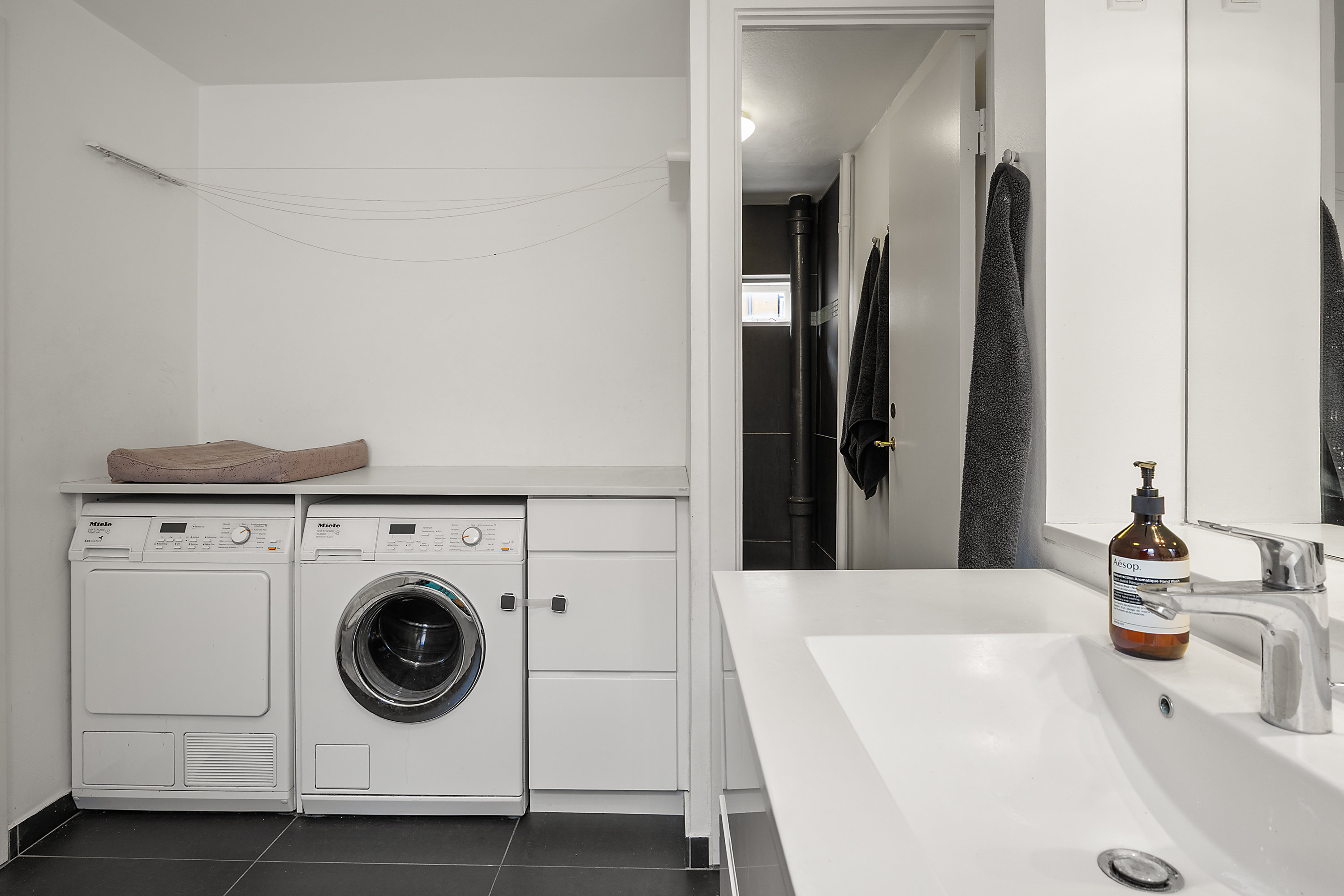 Fremhævet badeværelse billede i fuldskærmstilstand. Billede af Snaregade 8, 2., 1205 København K